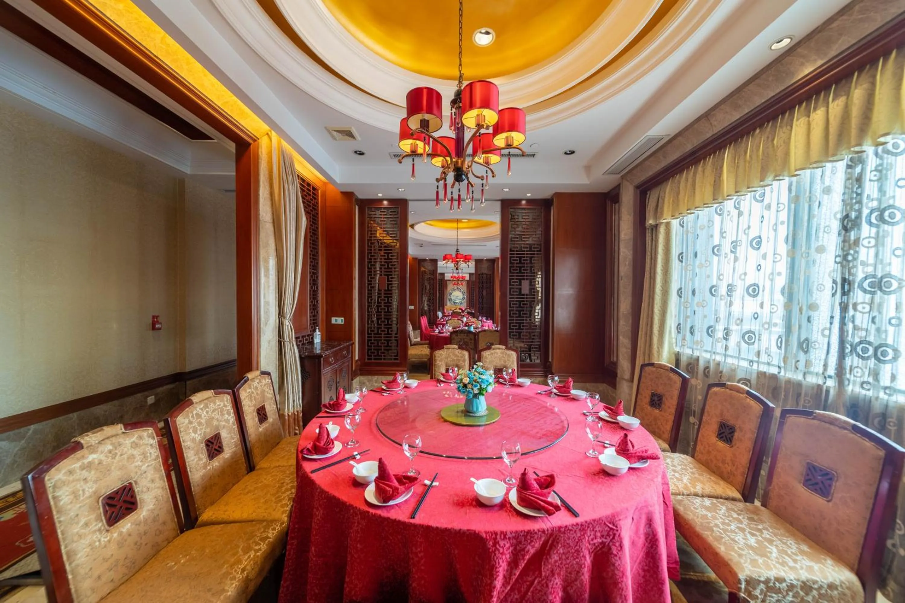 Restaurant/places to eat in Ramada Yichang Hotel