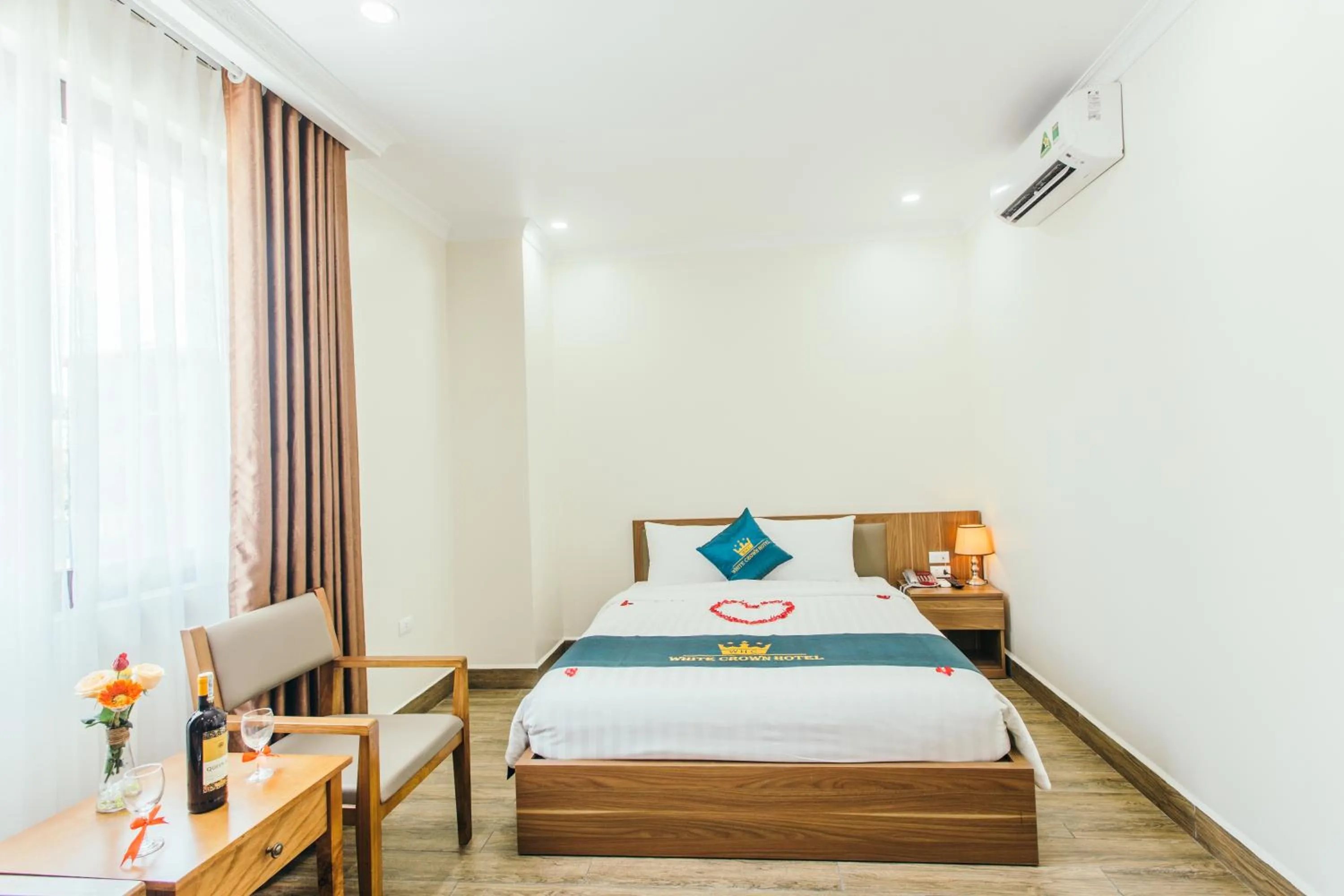 Bed in White Crown Hotel