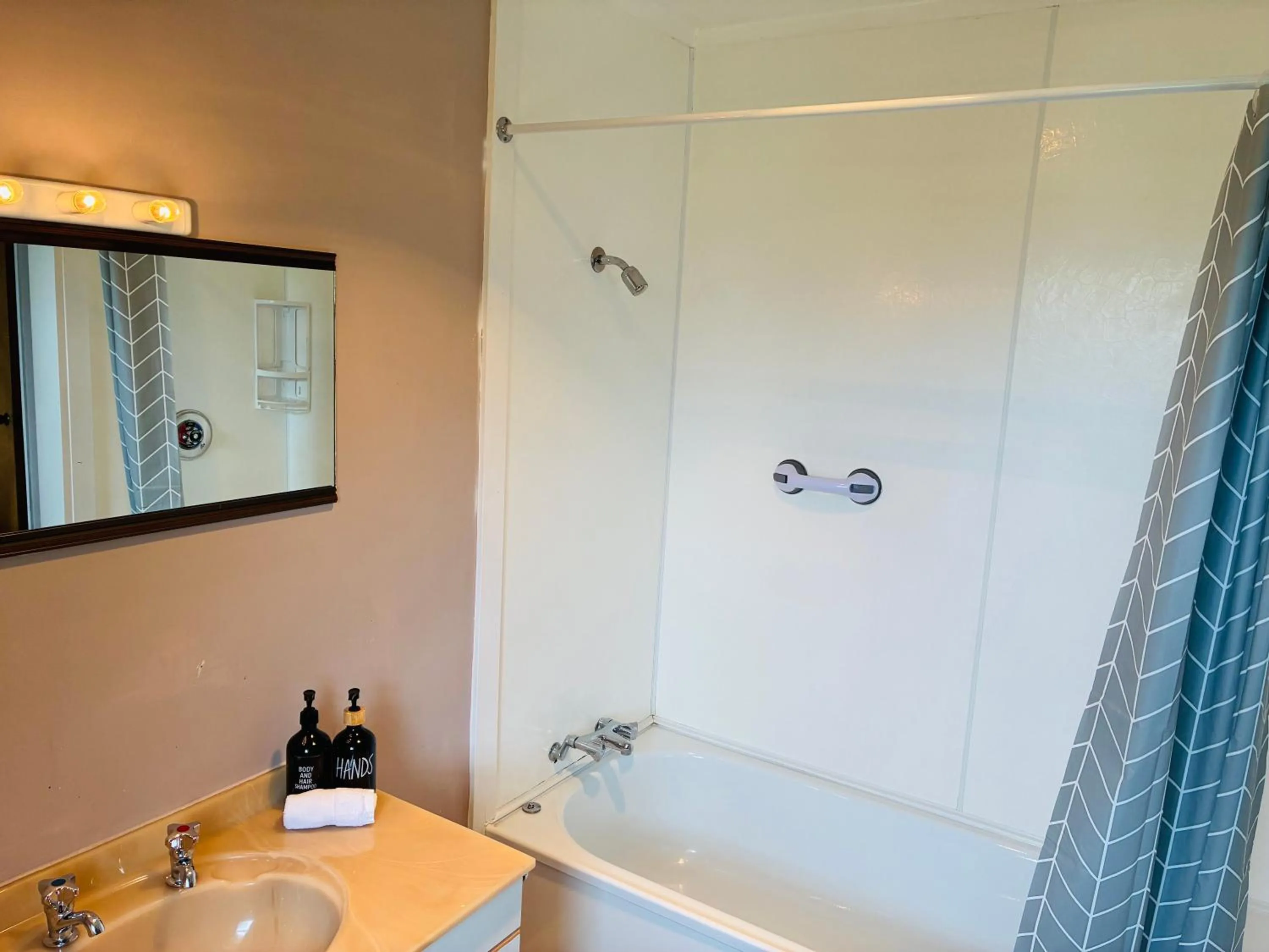 Bathroom in Awatea Park Motel