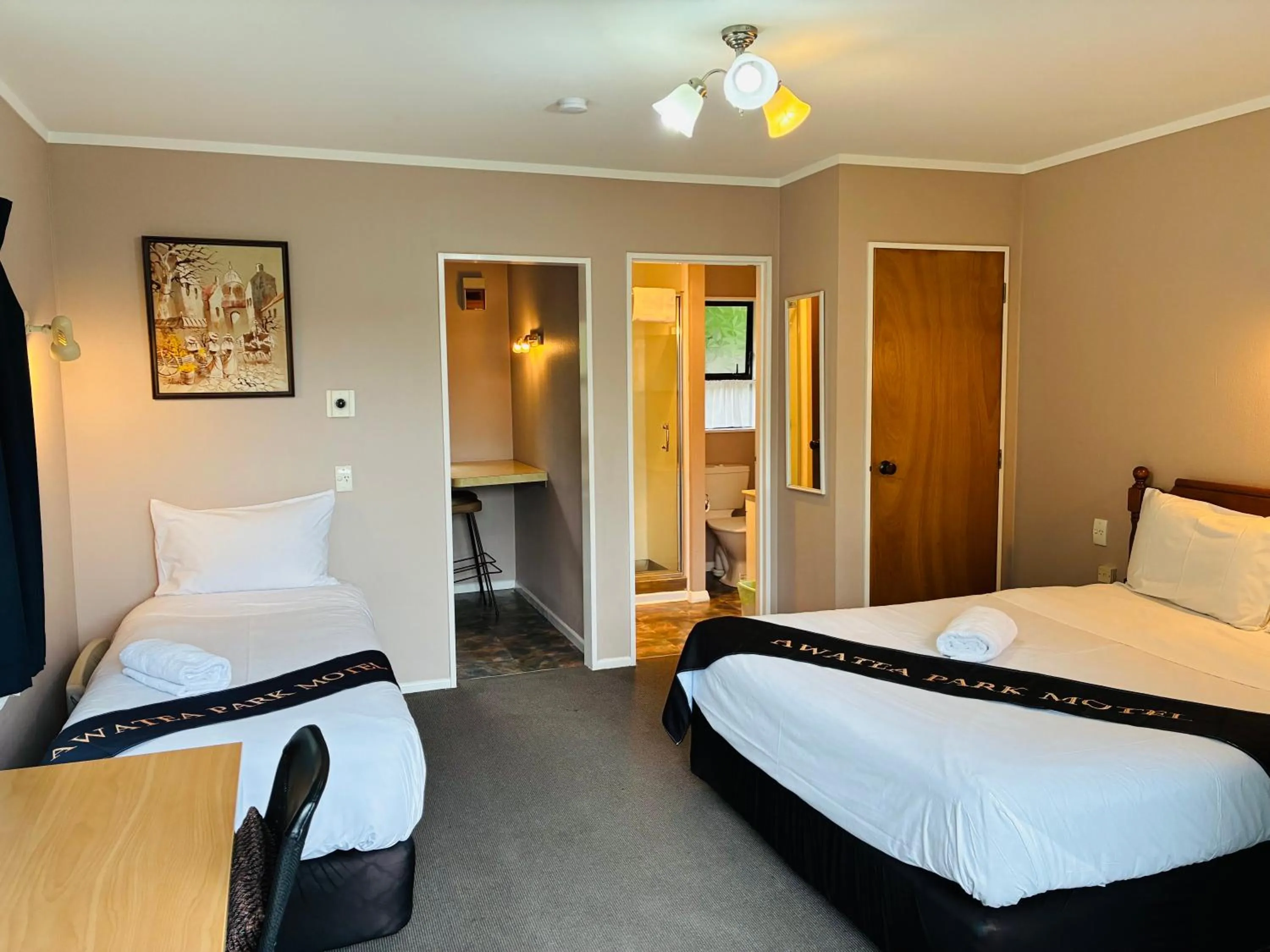 View (from property/room), Bed in Awatea Park Motel