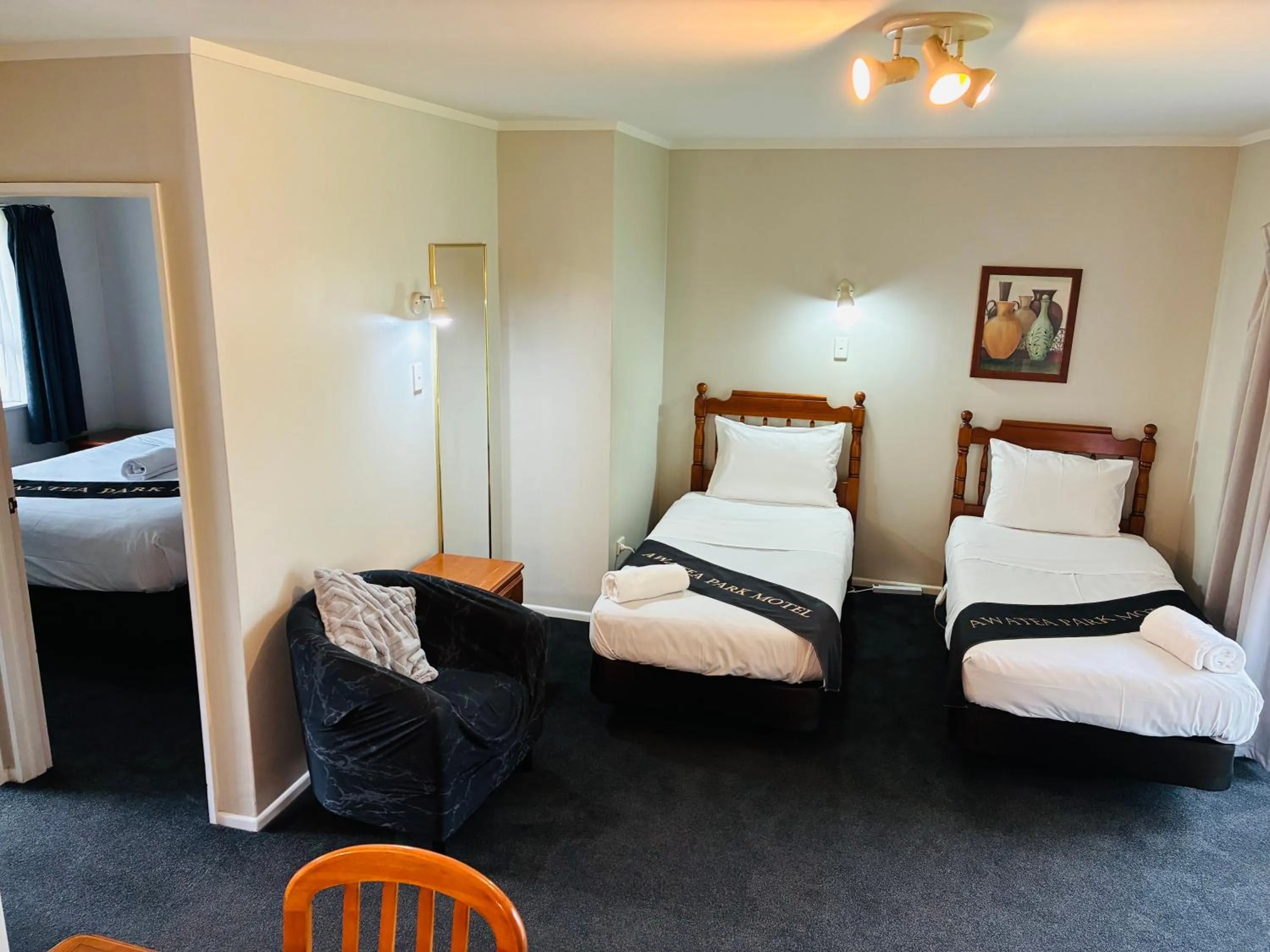 View (from property/room), Bed in Awatea Park Motel