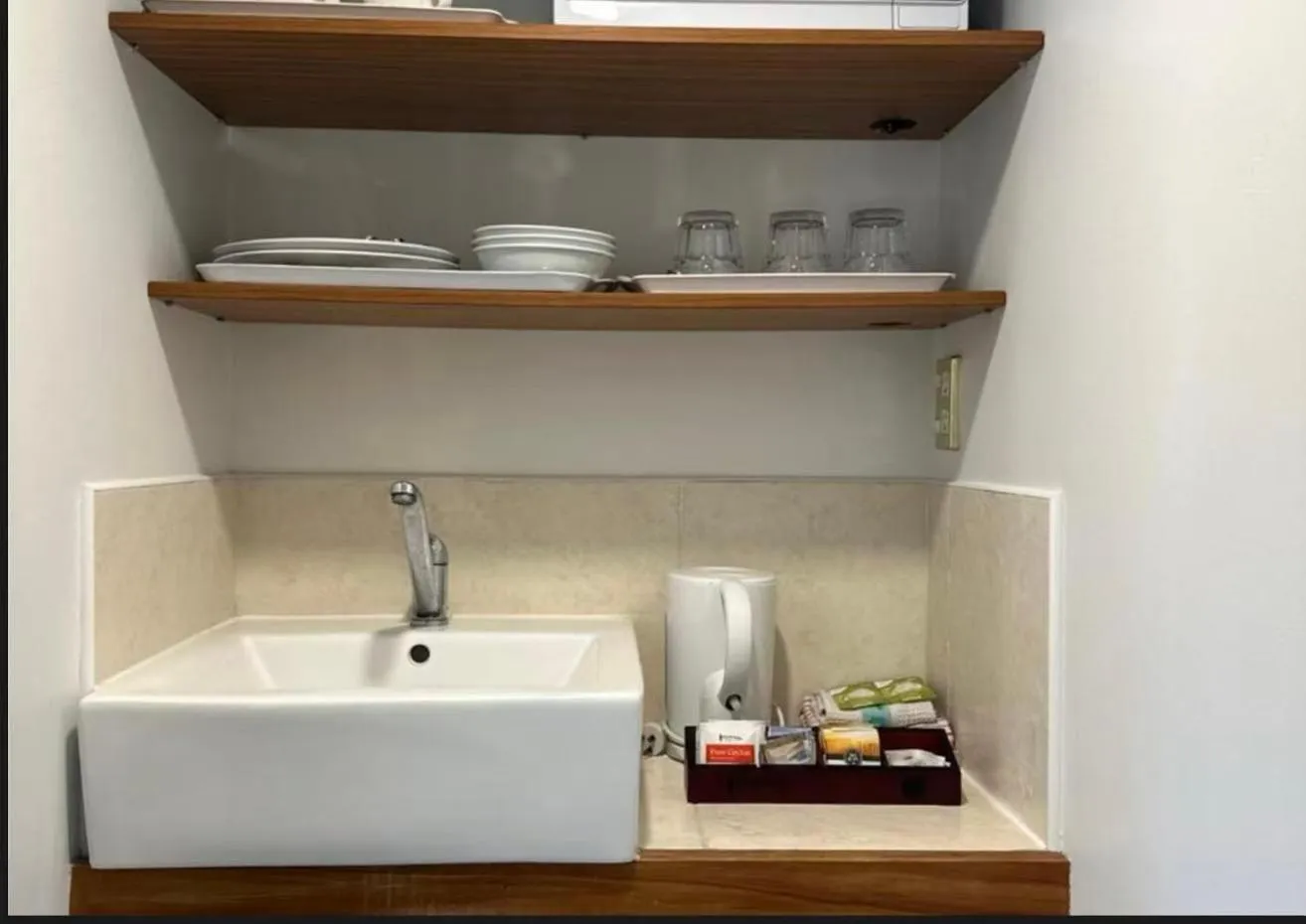 Coffee/tea facilities in Pure Motel