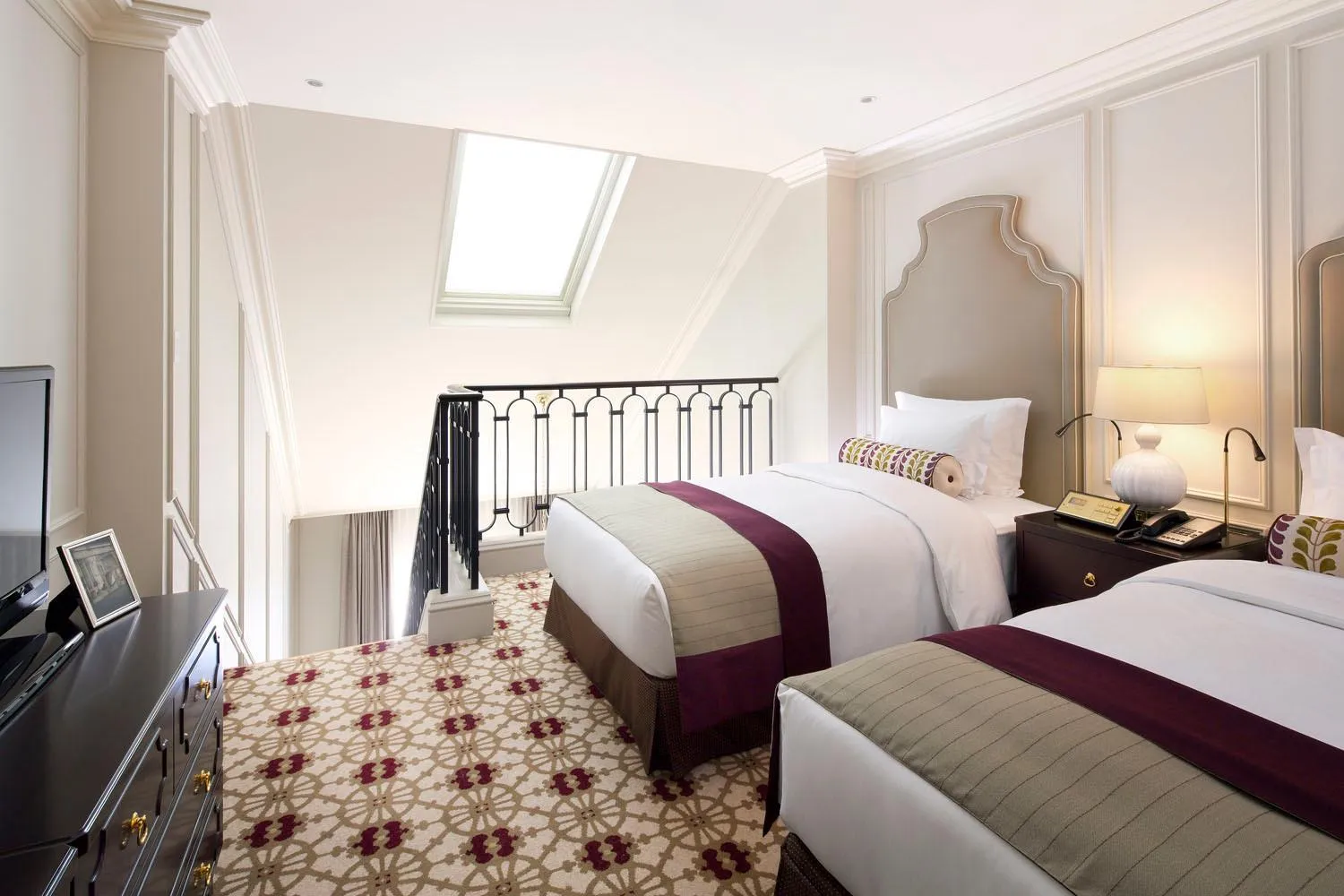 Photo of the whole room, Bed in The Tokyo Station Hotel