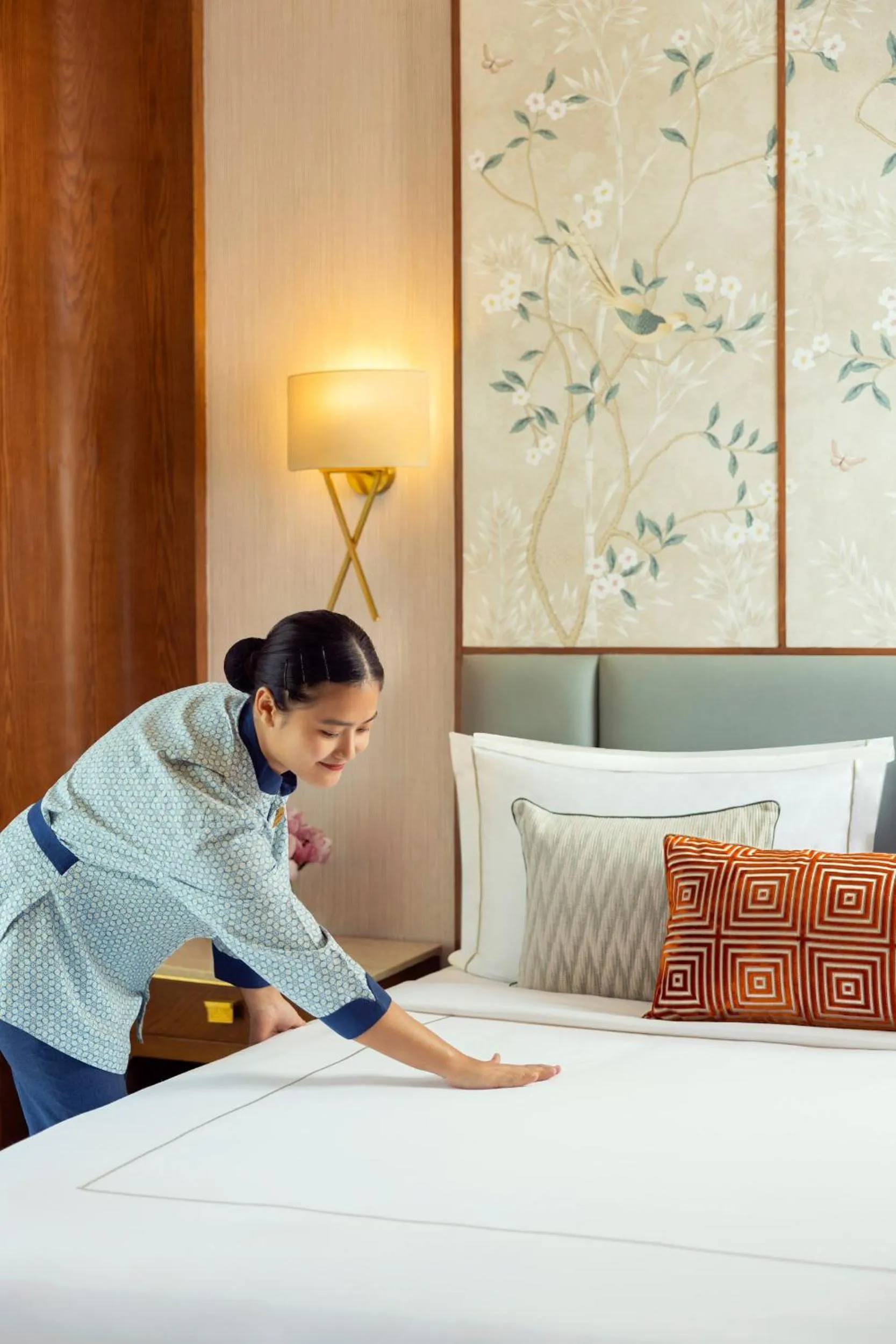 Bed in Taj Surajkund Resort & Spa, Delhi NCR