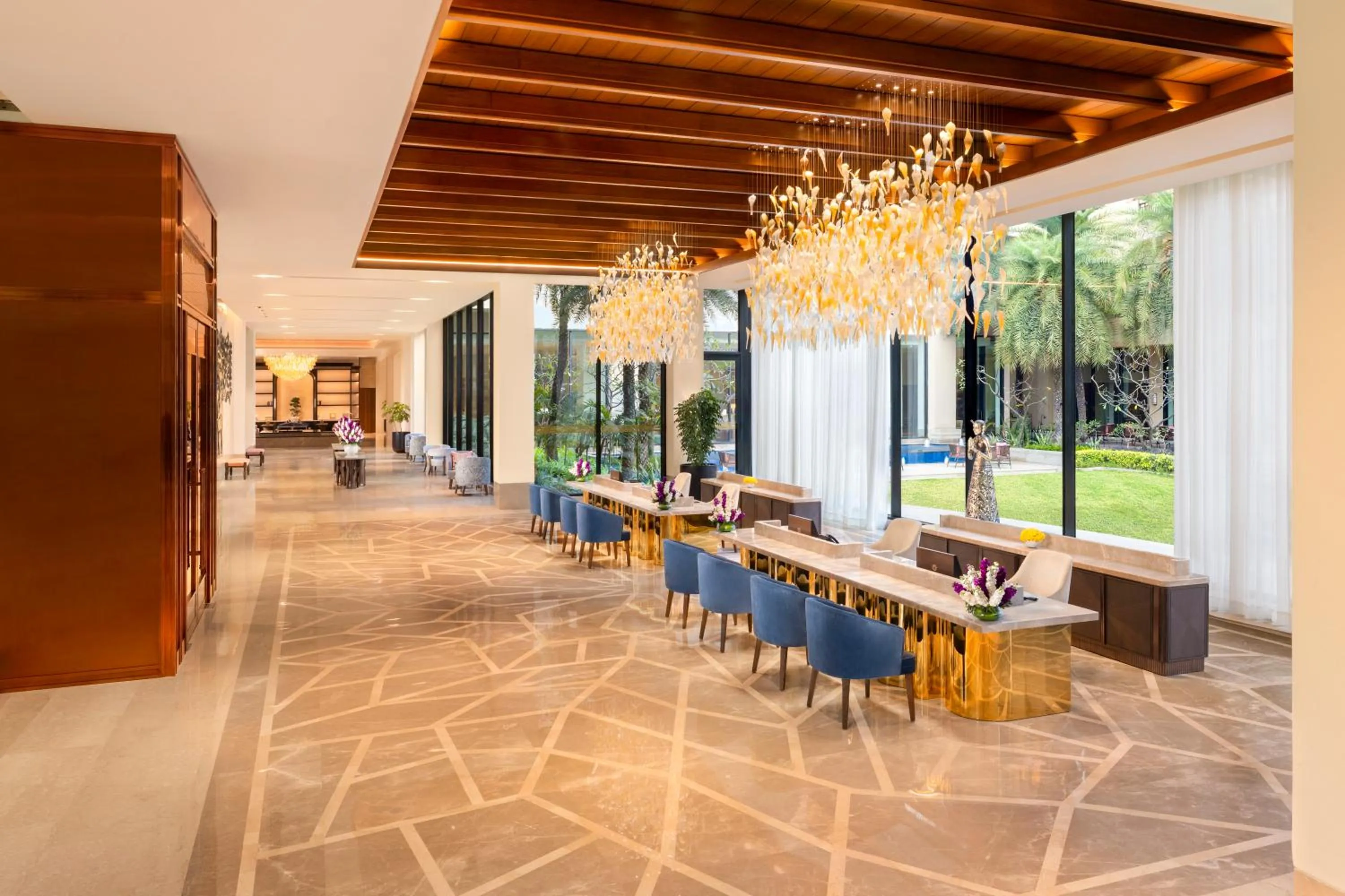 Lobby or reception in Taj Surajkund Resort & Spa, Delhi NCR