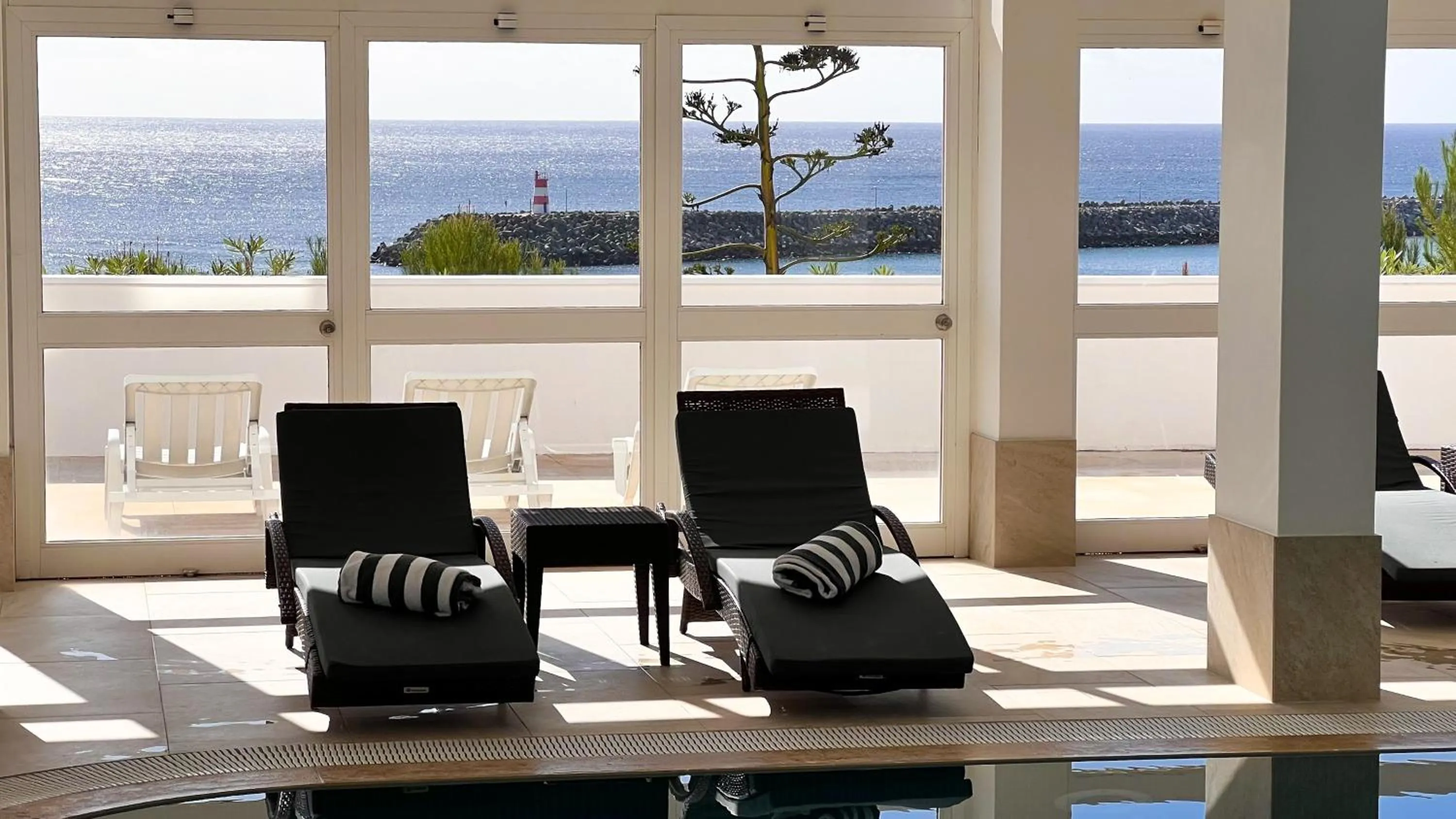 Swimming pool in Hotel do Mar