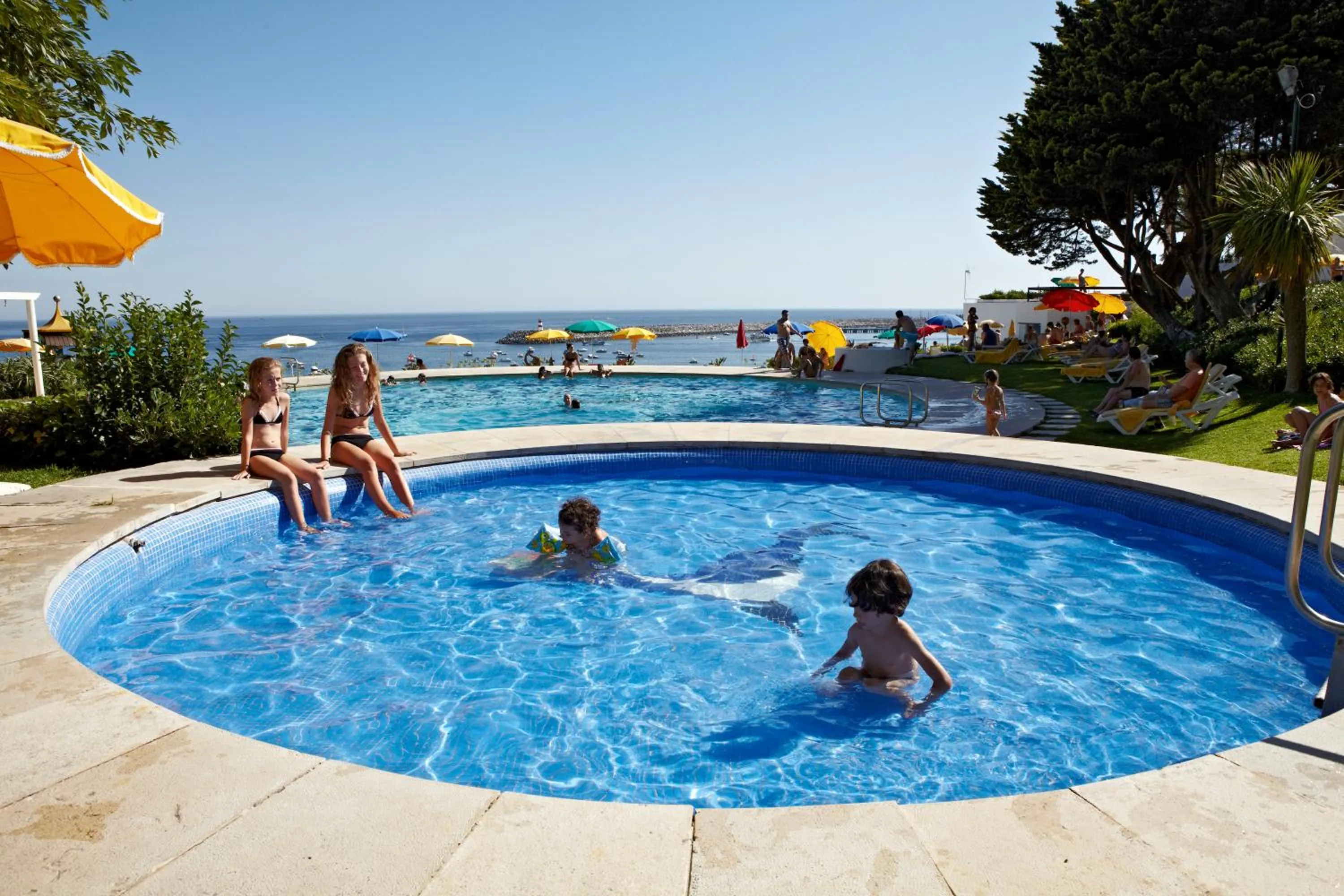 Swimming pool in Hotel do Mar