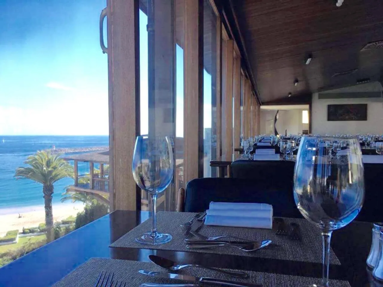 Restaurant/places to eat in Hotel do Mar