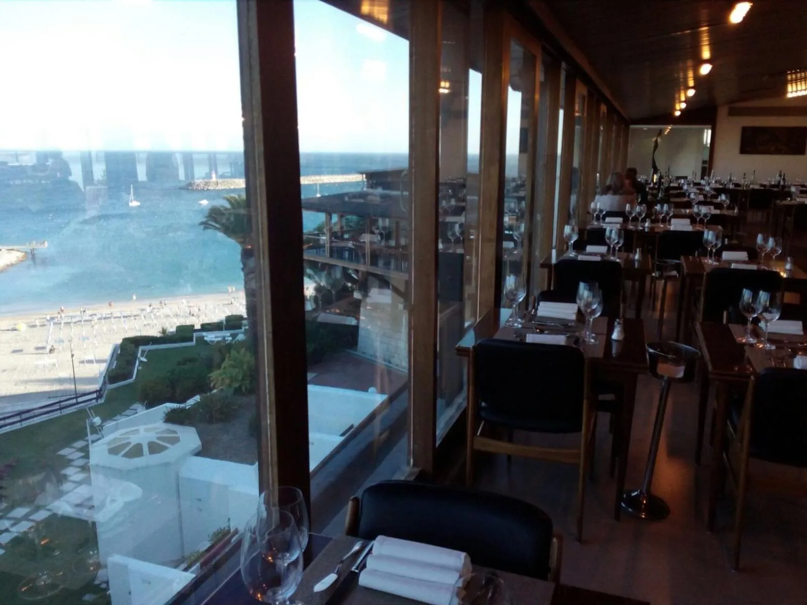 Restaurant/places to eat in Hotel do Mar