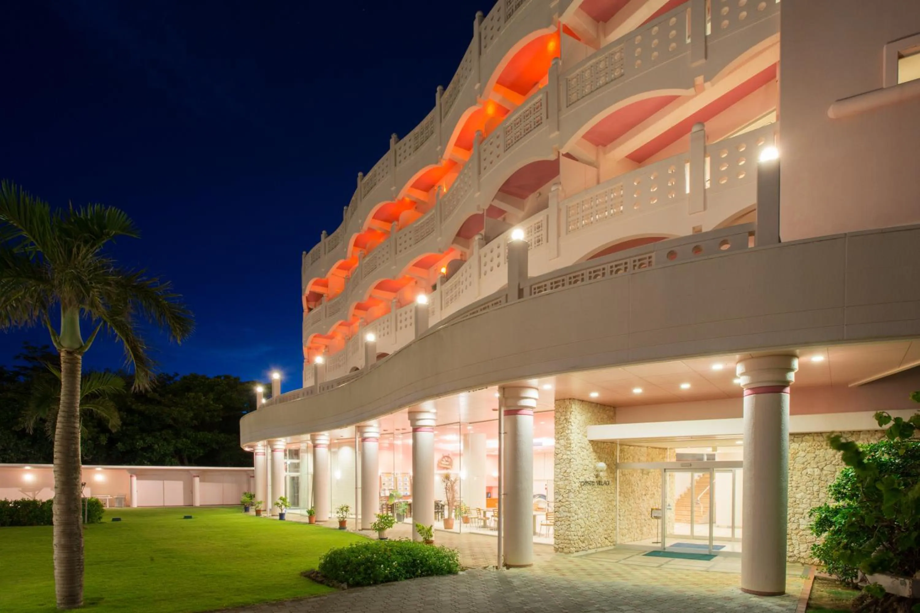 Facade/entrance in Marine Lodge Marea