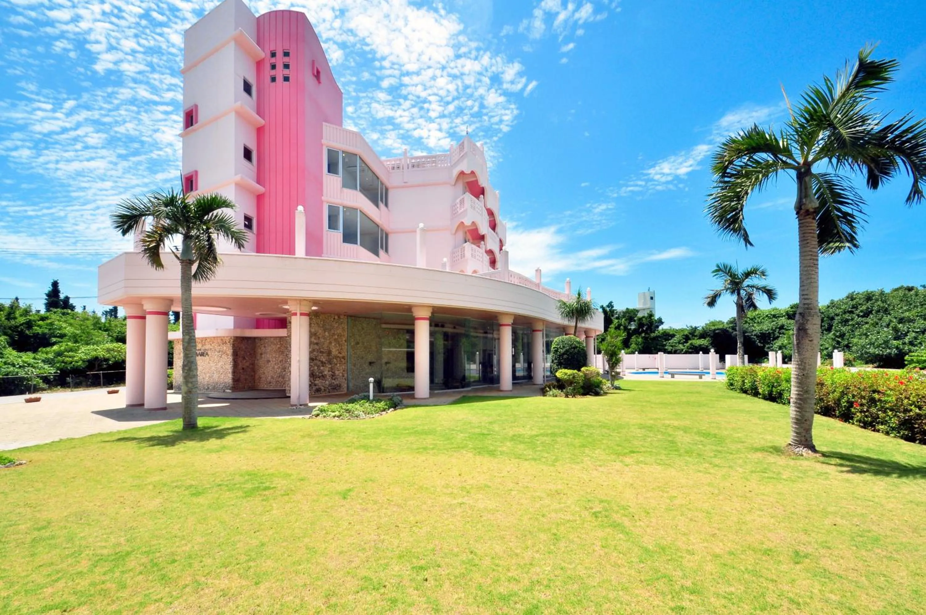 Property building in Marine Lodge Marea