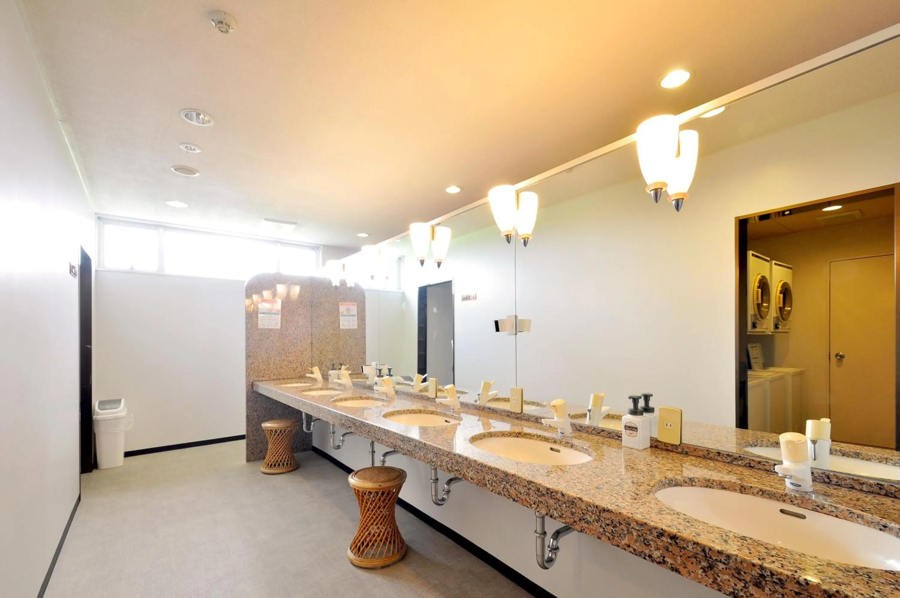 Public Bath in Marine Lodge Marea