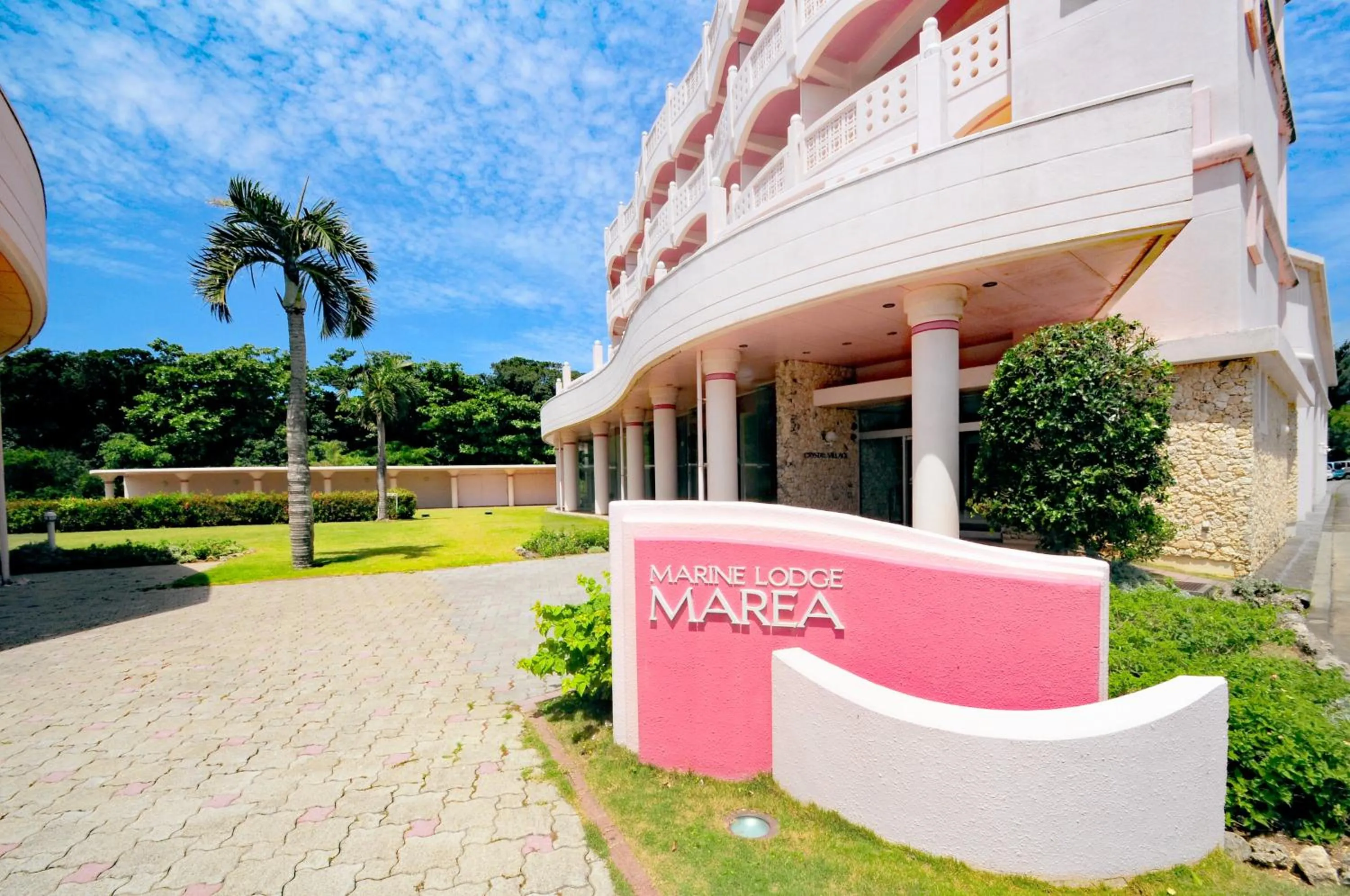 Property building in Marine Lodge Marea