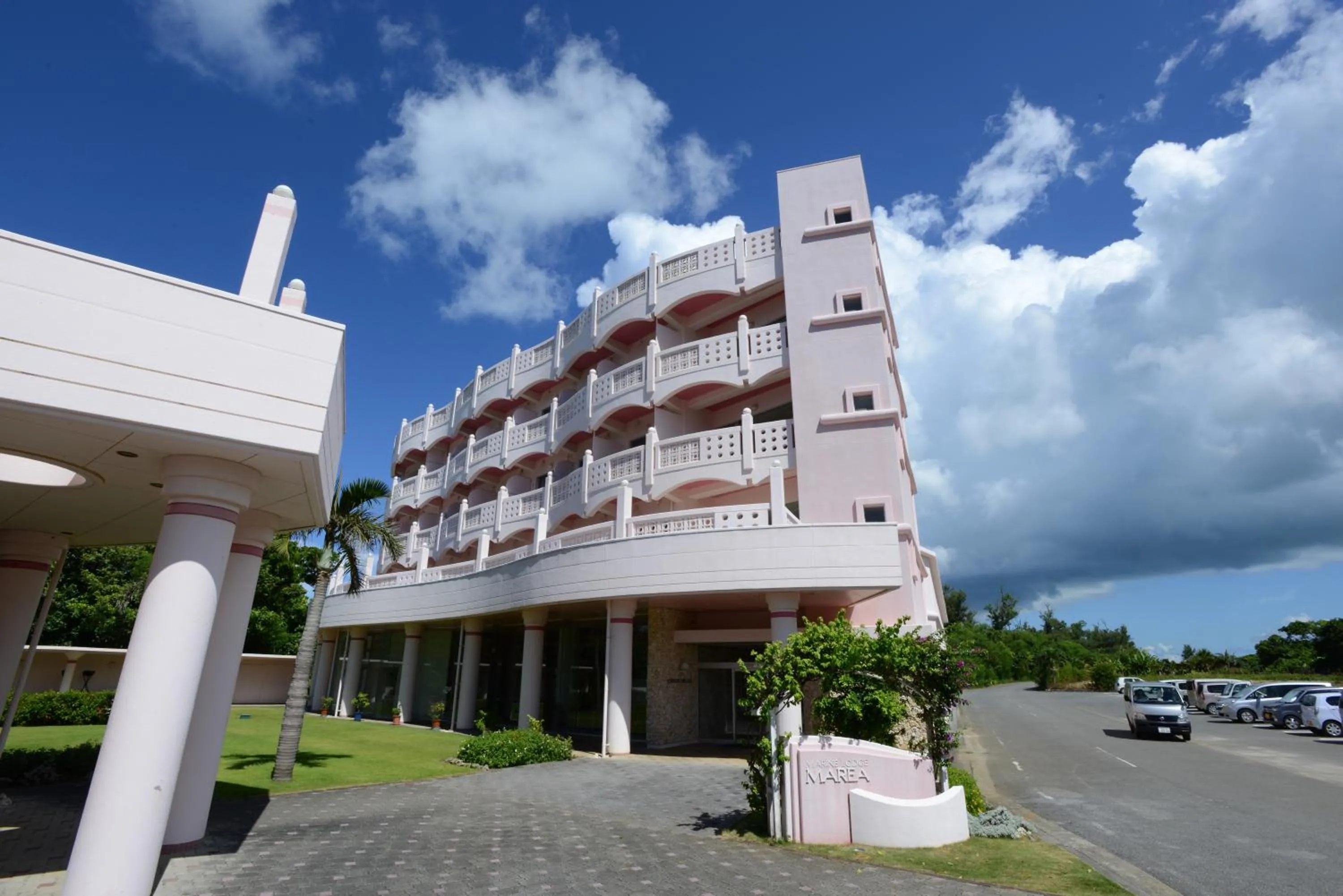 Property building in Marine Lodge Marea