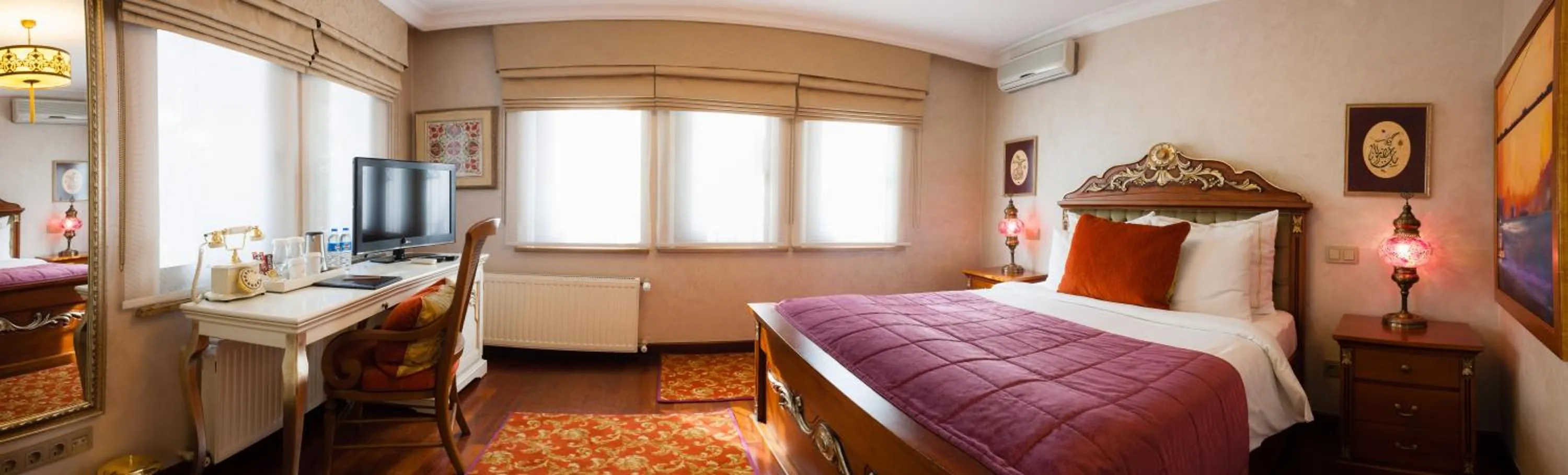 Bed in İstanbul Bosphorus Hotel Symbola