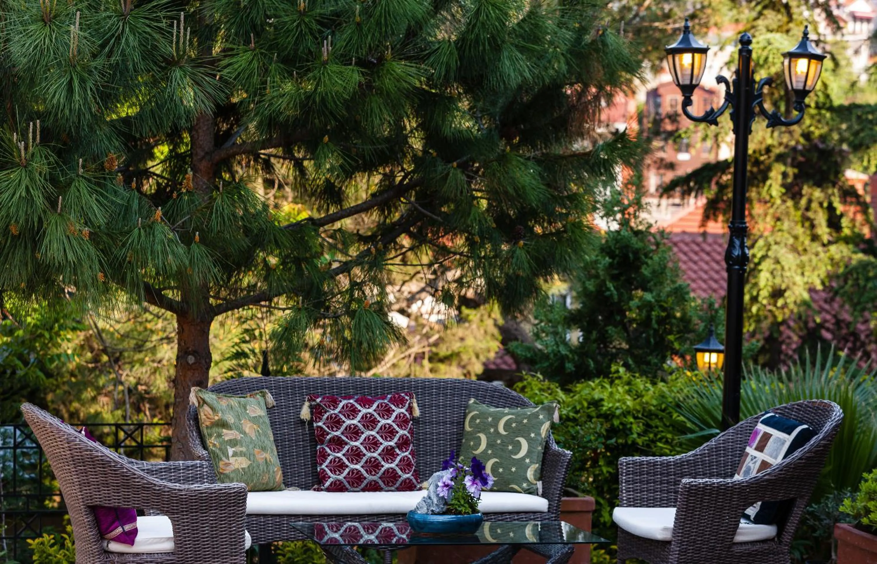 Garden in İstanbul Bosphorus Hotel Symbola