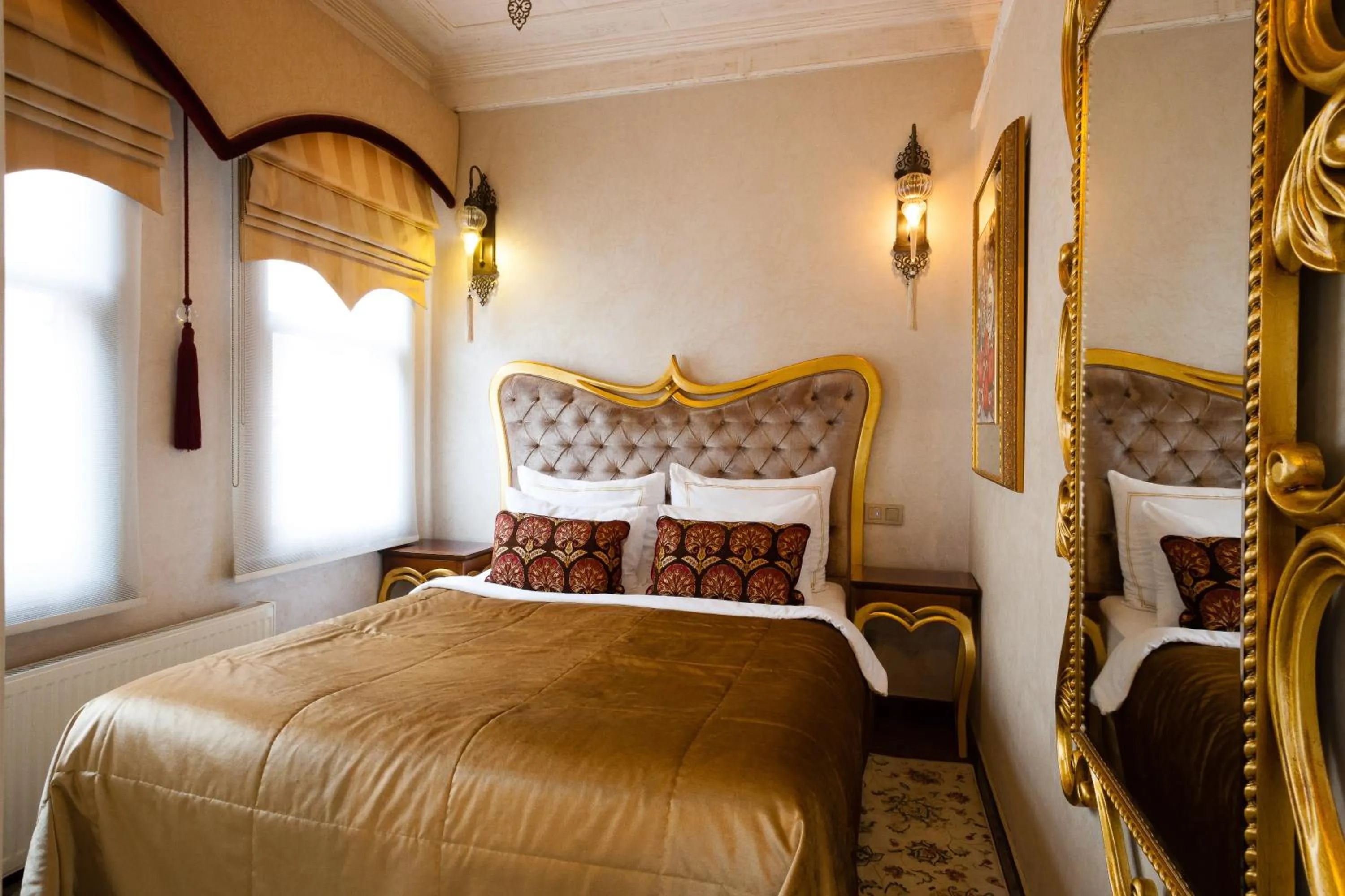 Bed in İstanbul Bosphorus Hotel Symbola