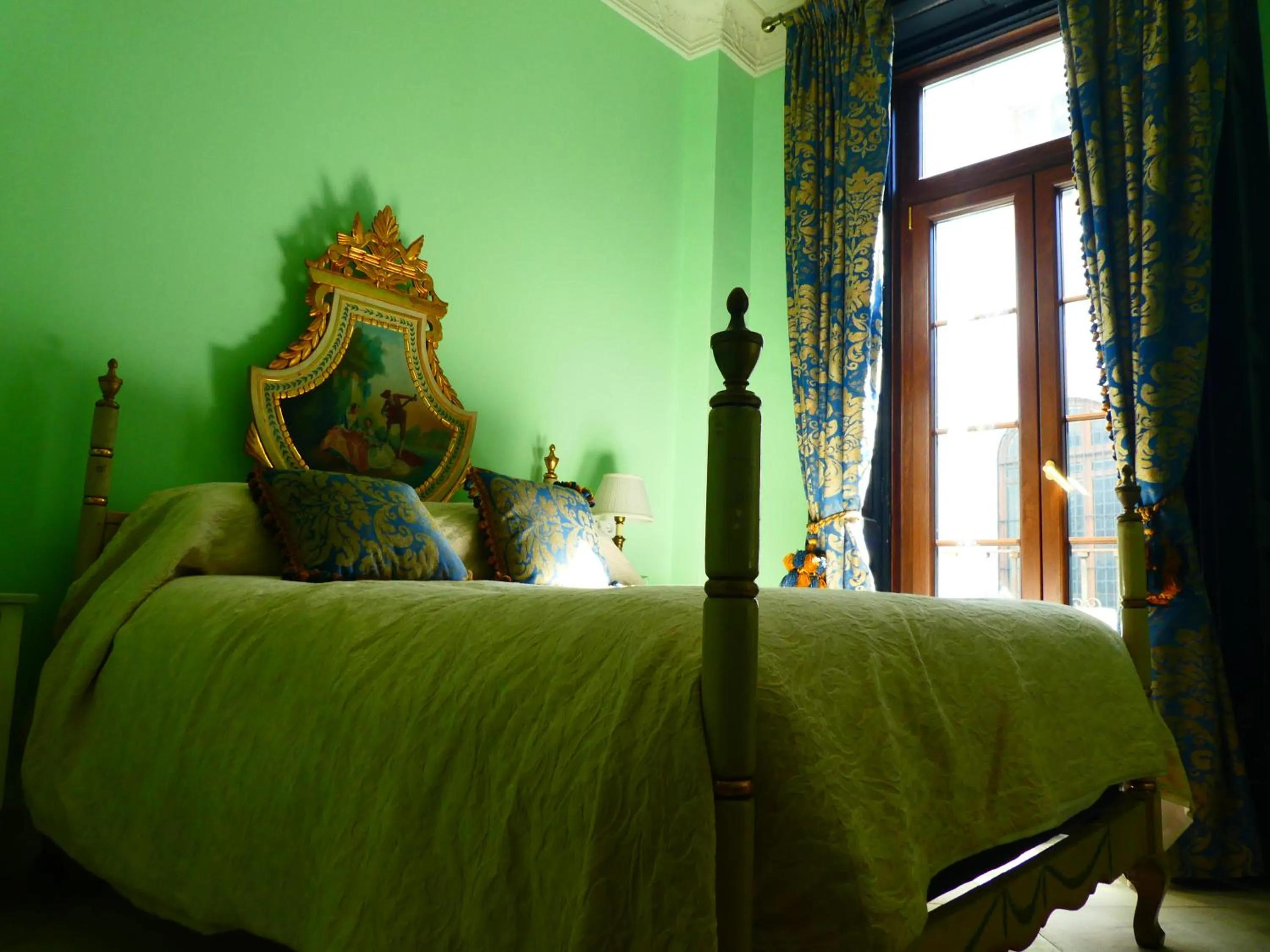 Bed in Palacio del Virrey Laserna