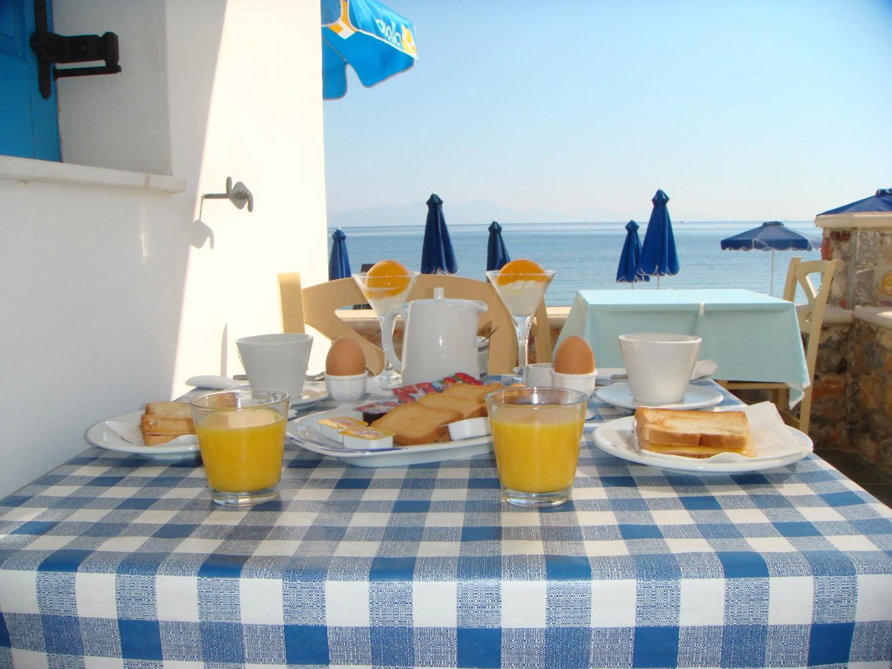 Restaurant/places to eat in Dream Island Hotel