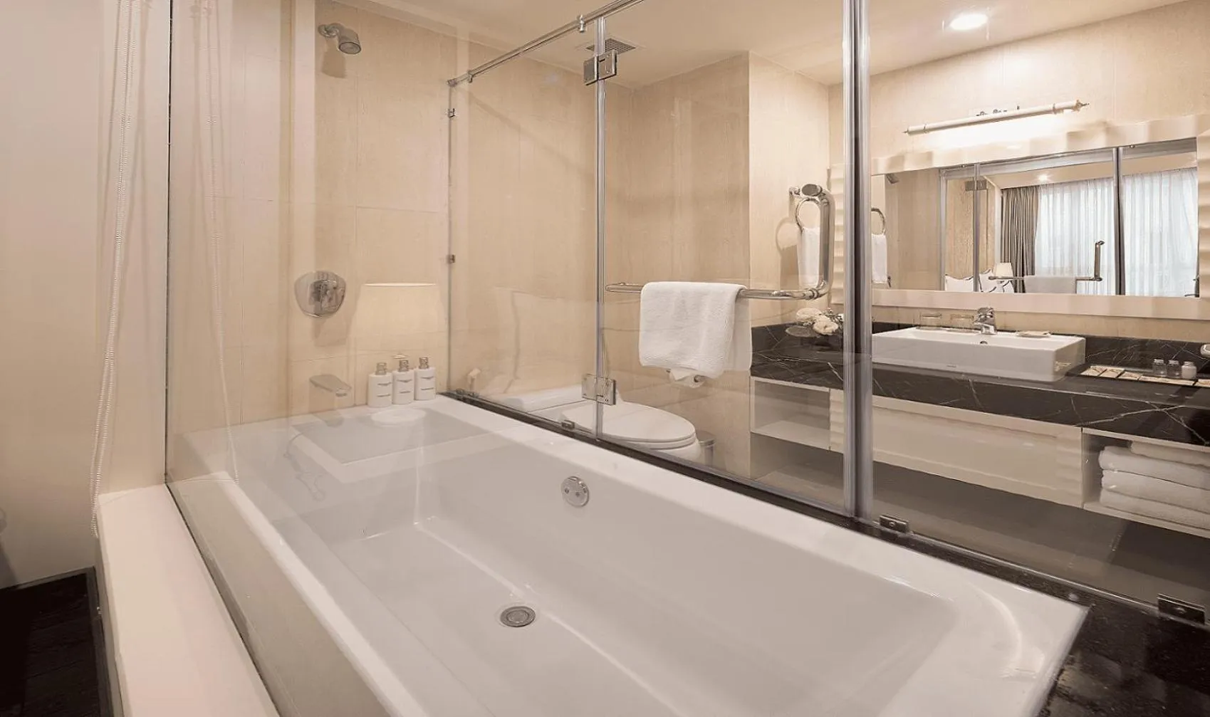 Bathroom in Paragon Saigon Hotel