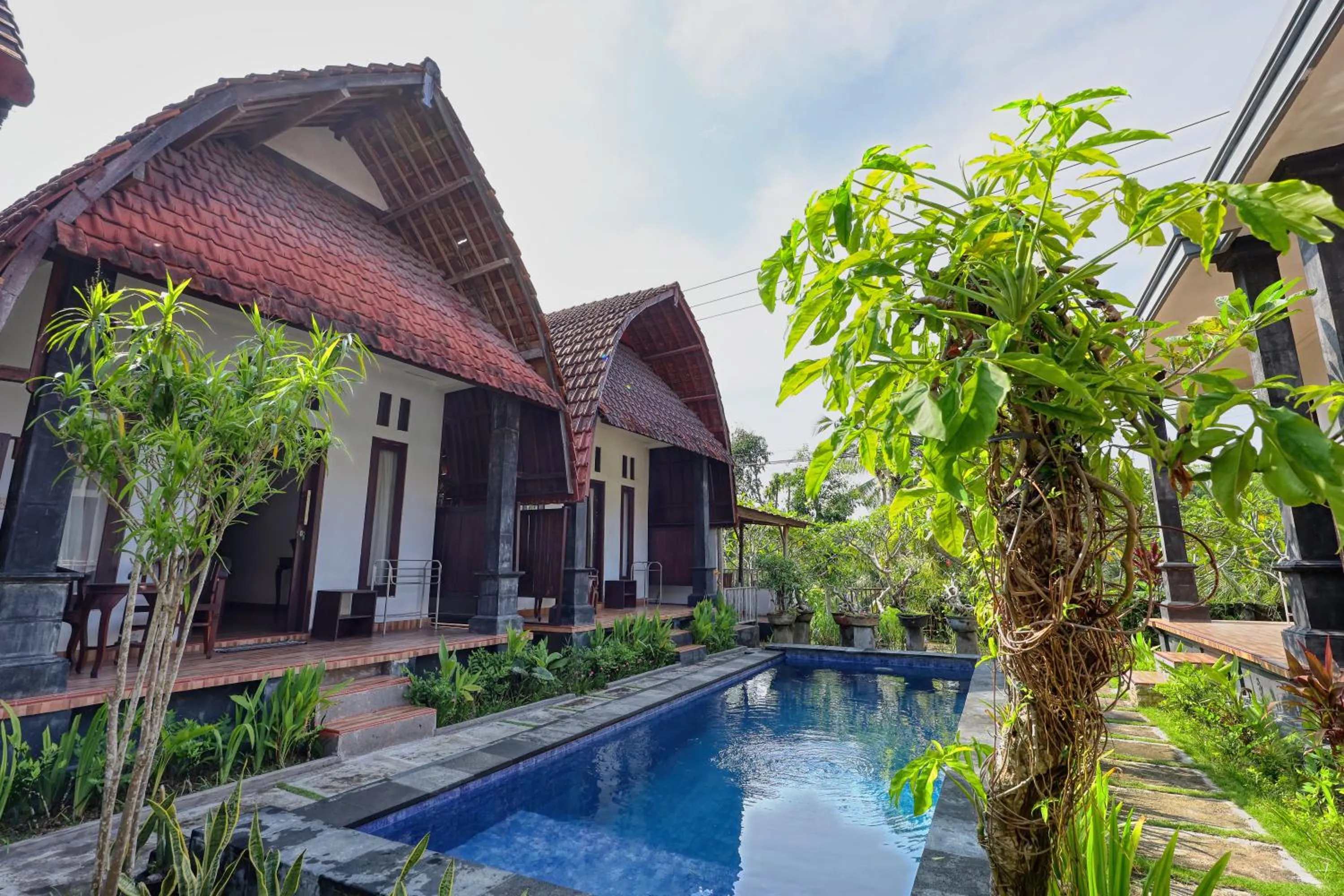 Swimming pool in Toro Cottage