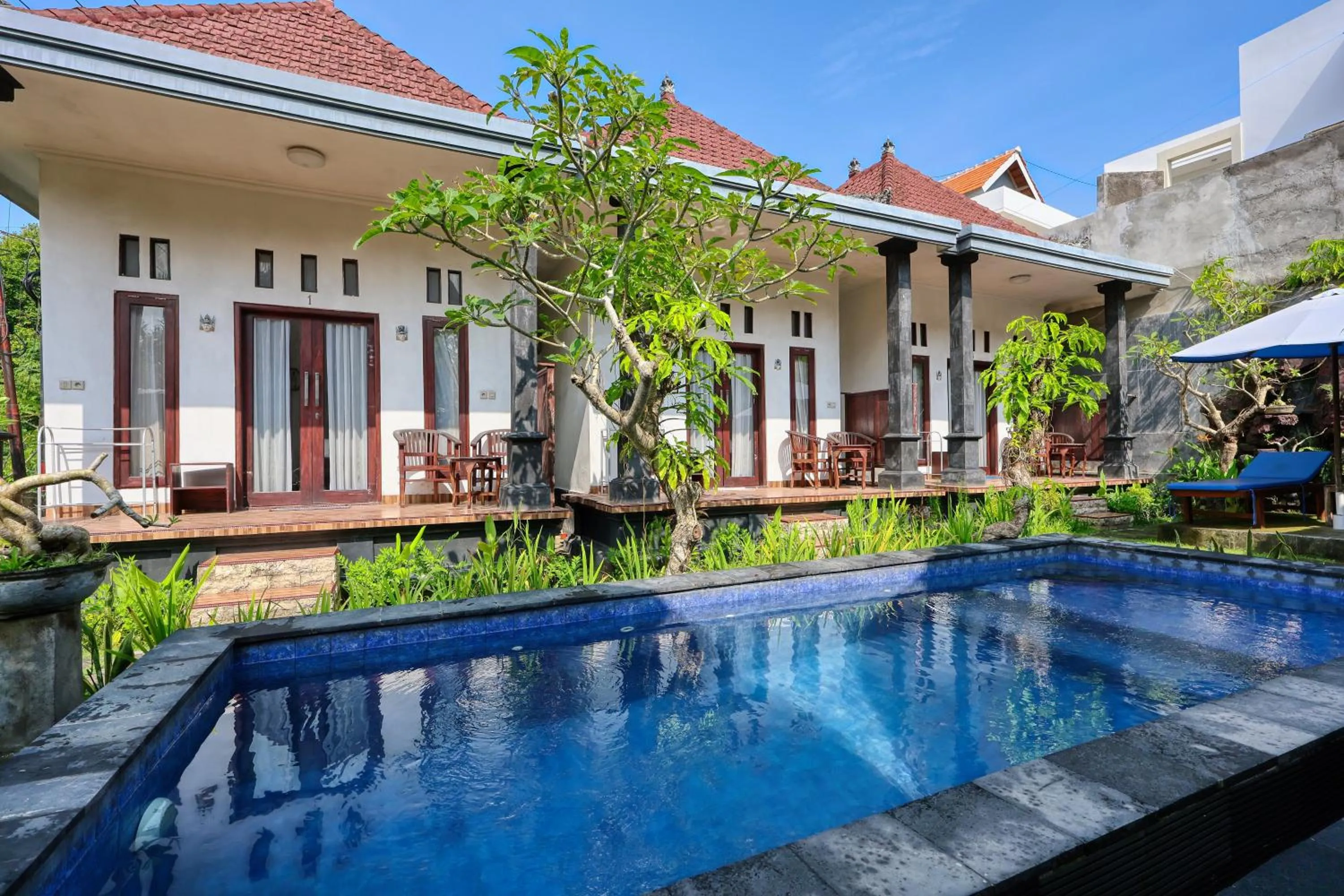 Property building in Toro Cottage