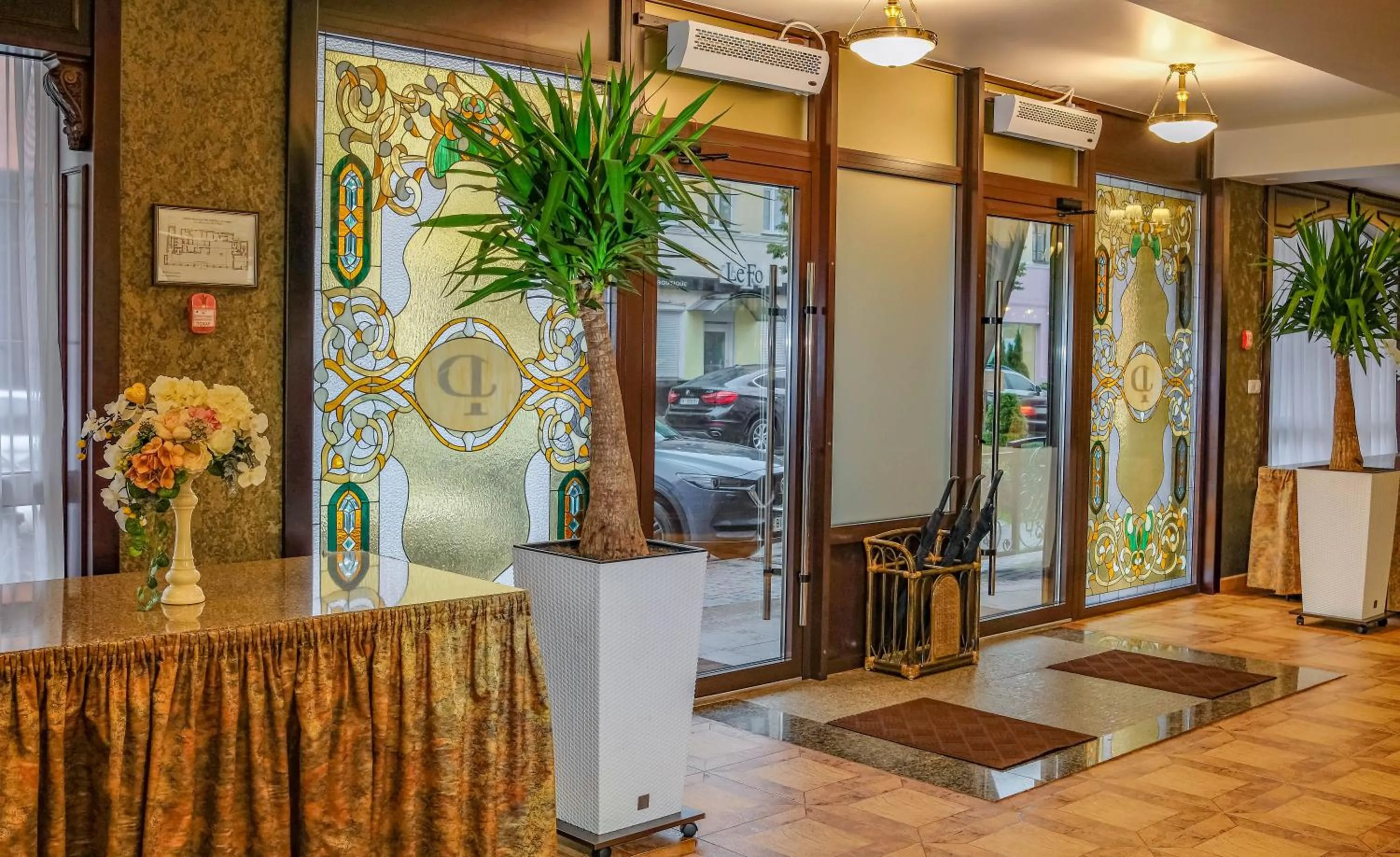 Restaurant/places to eat in Premier Hotel Palazzo