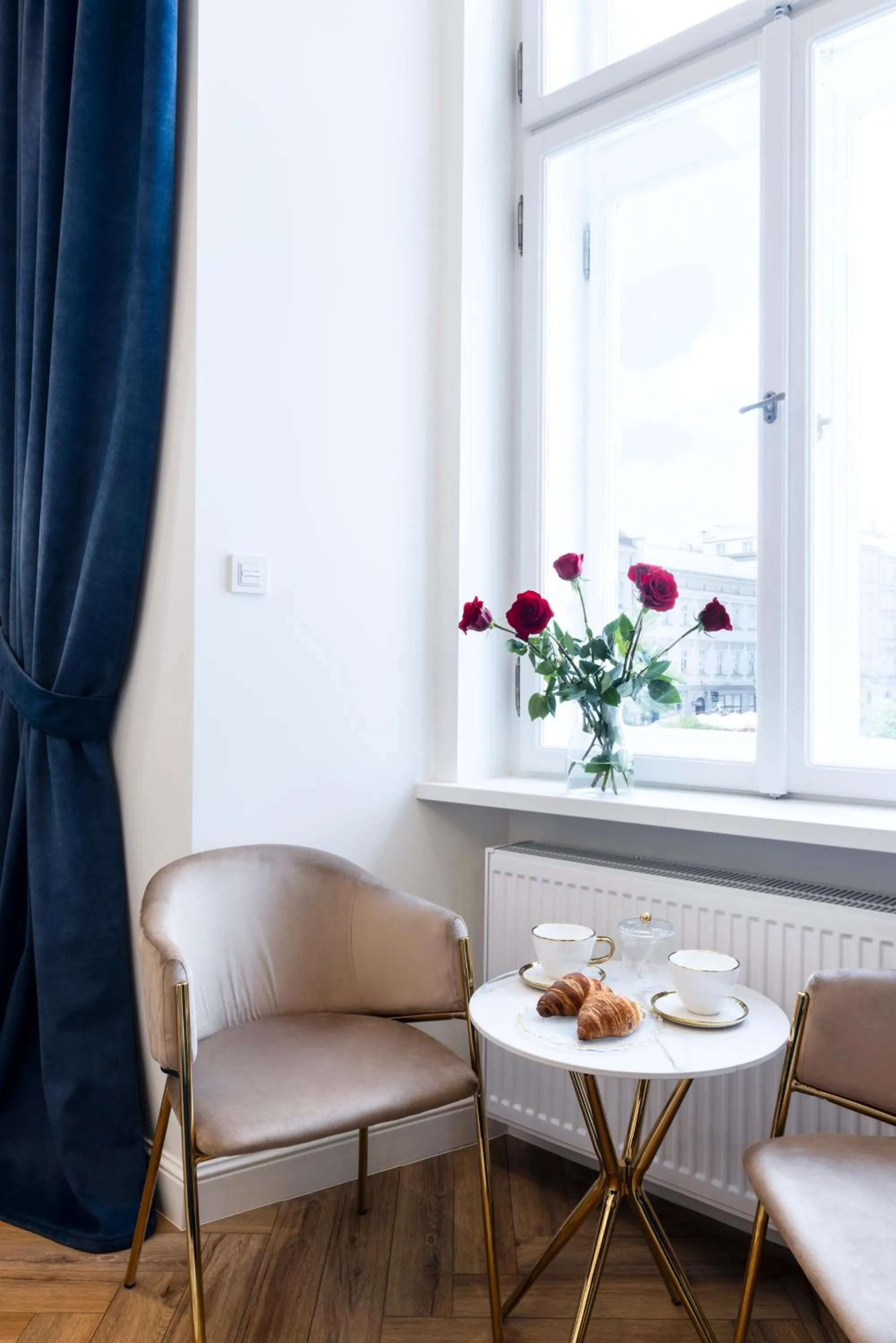 Seating area in Main Square Apartments