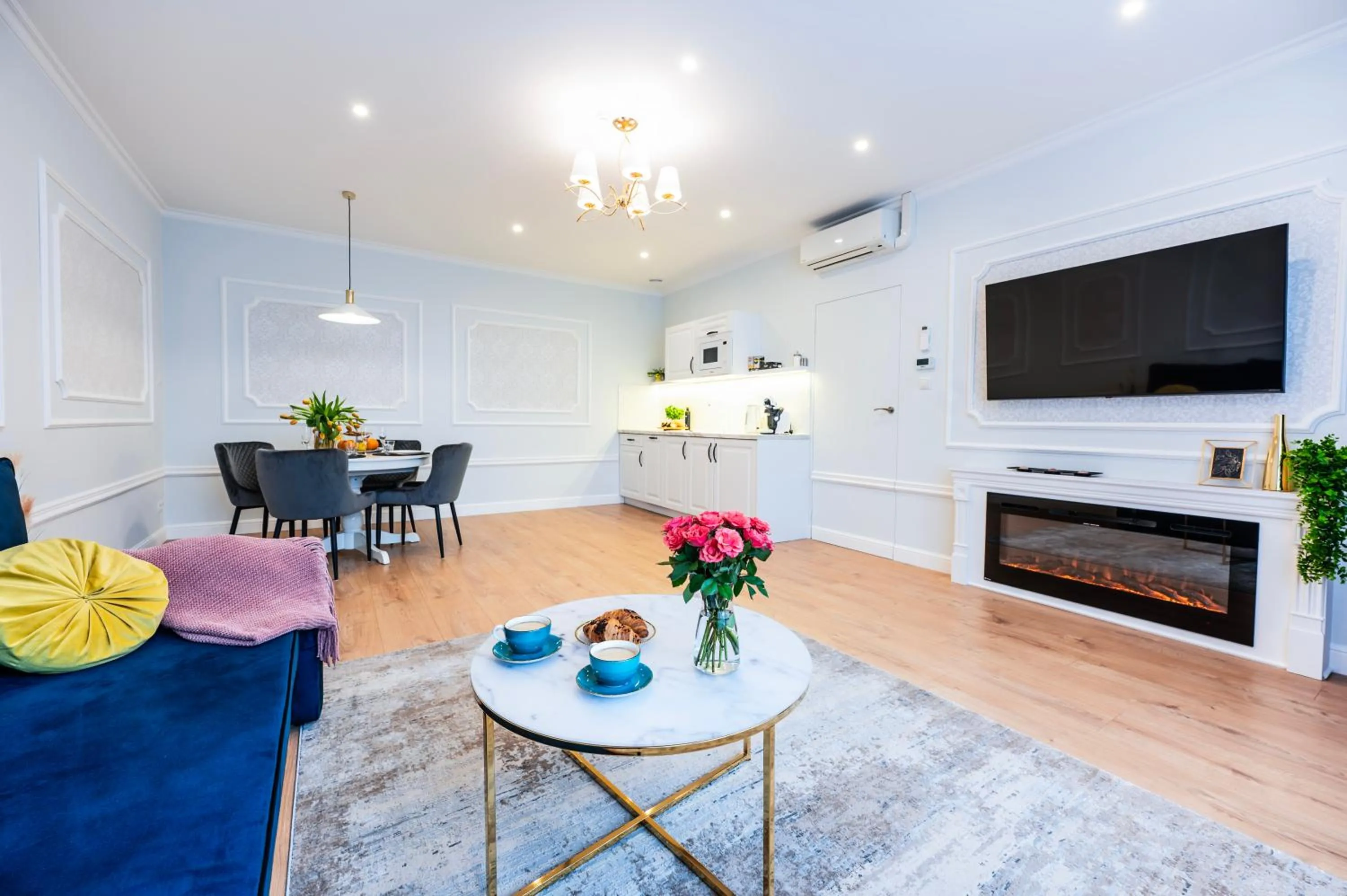 TV and multimedia in Main Square Apartments