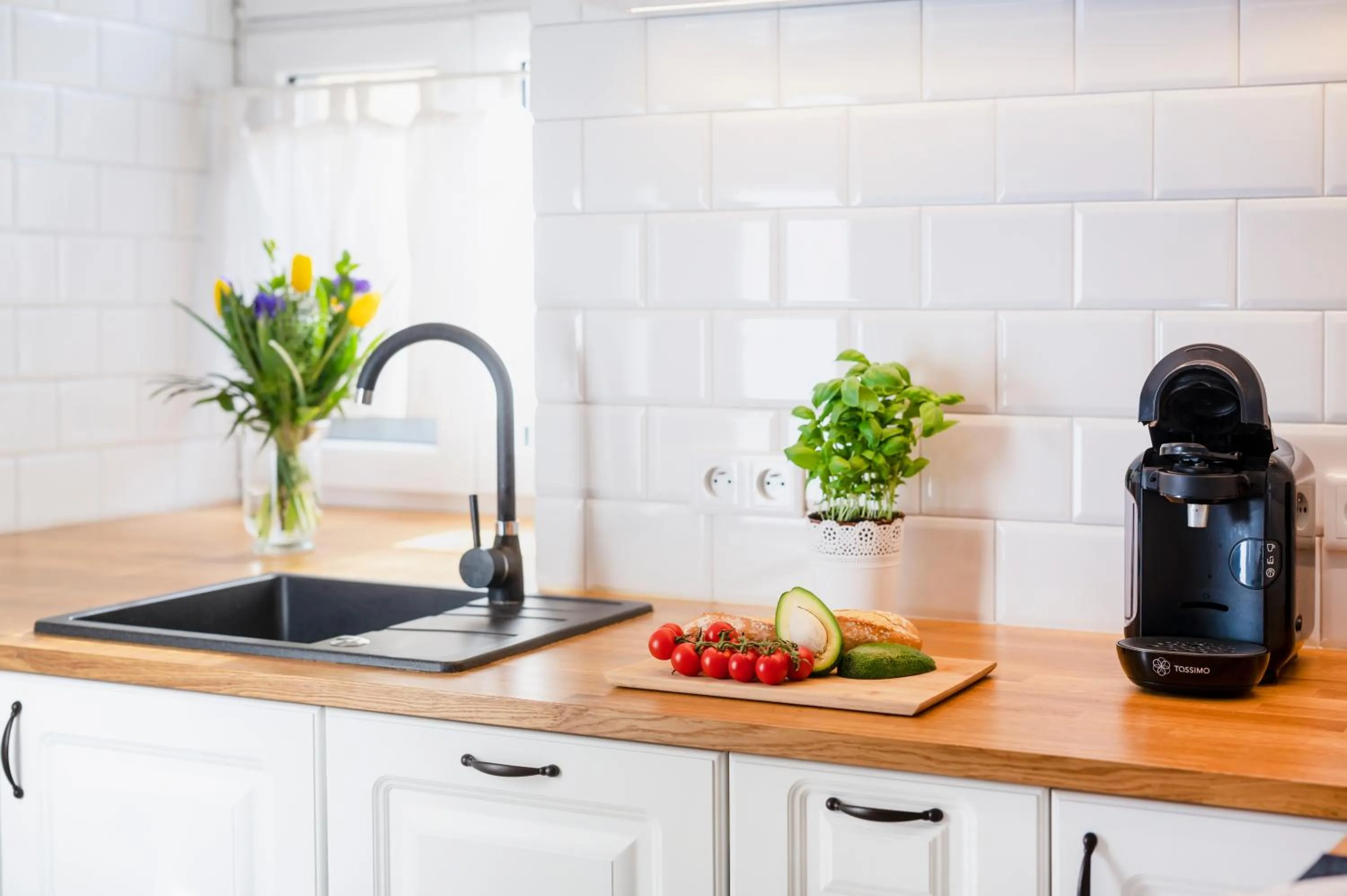 Coffee/tea facilities in Main Square Apartments