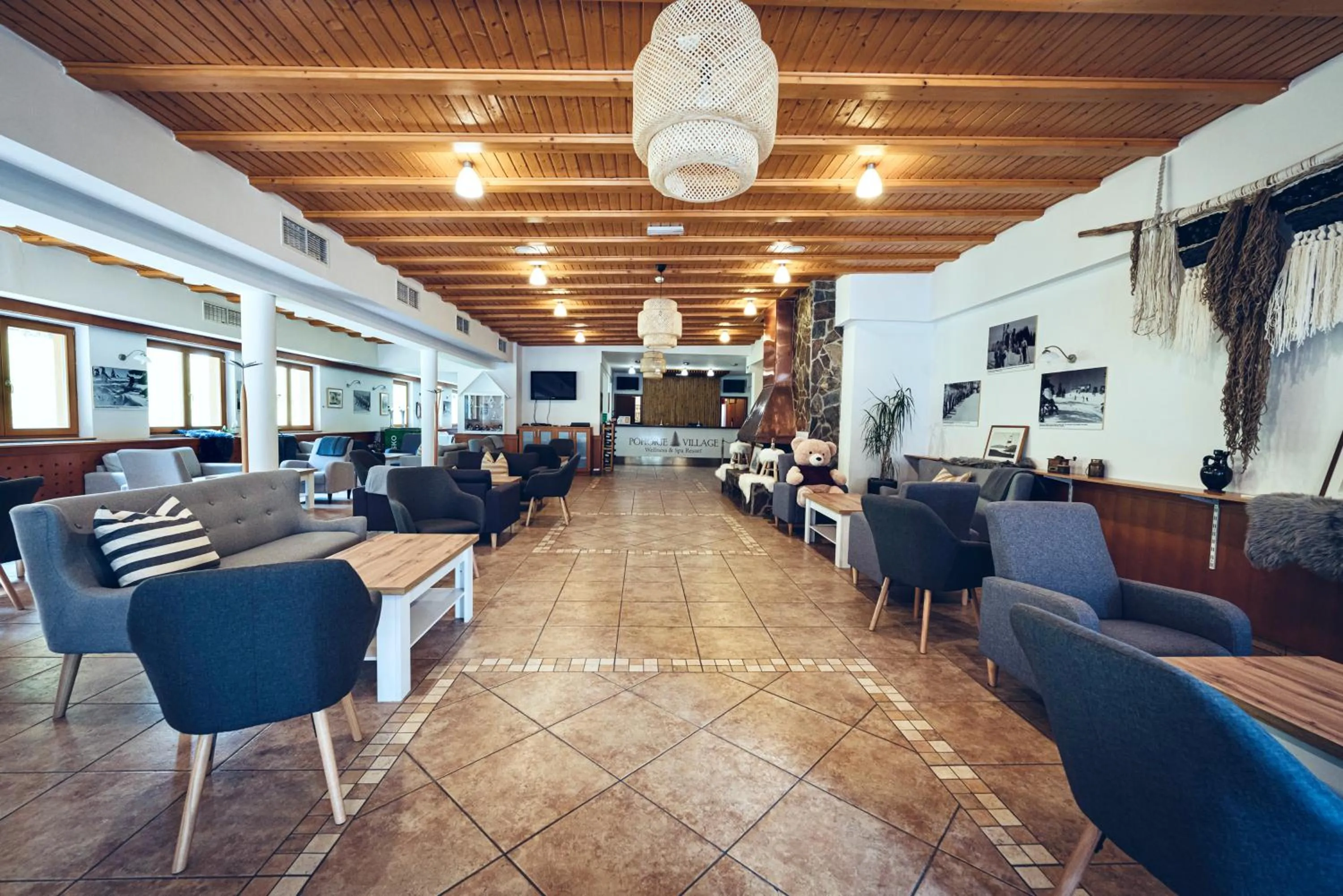 Lobby or reception in Pohorje Village Wellbeing Resort - Wellness & Spa Hotel Bolfenk