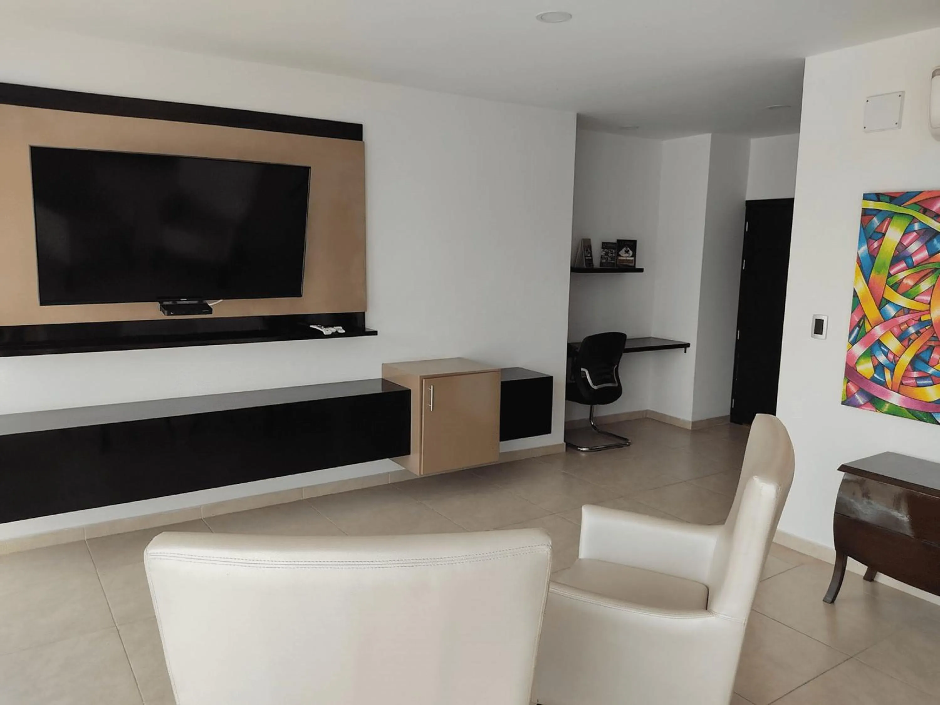 TV and multimedia in Hotel Andinos Plaza Florencia