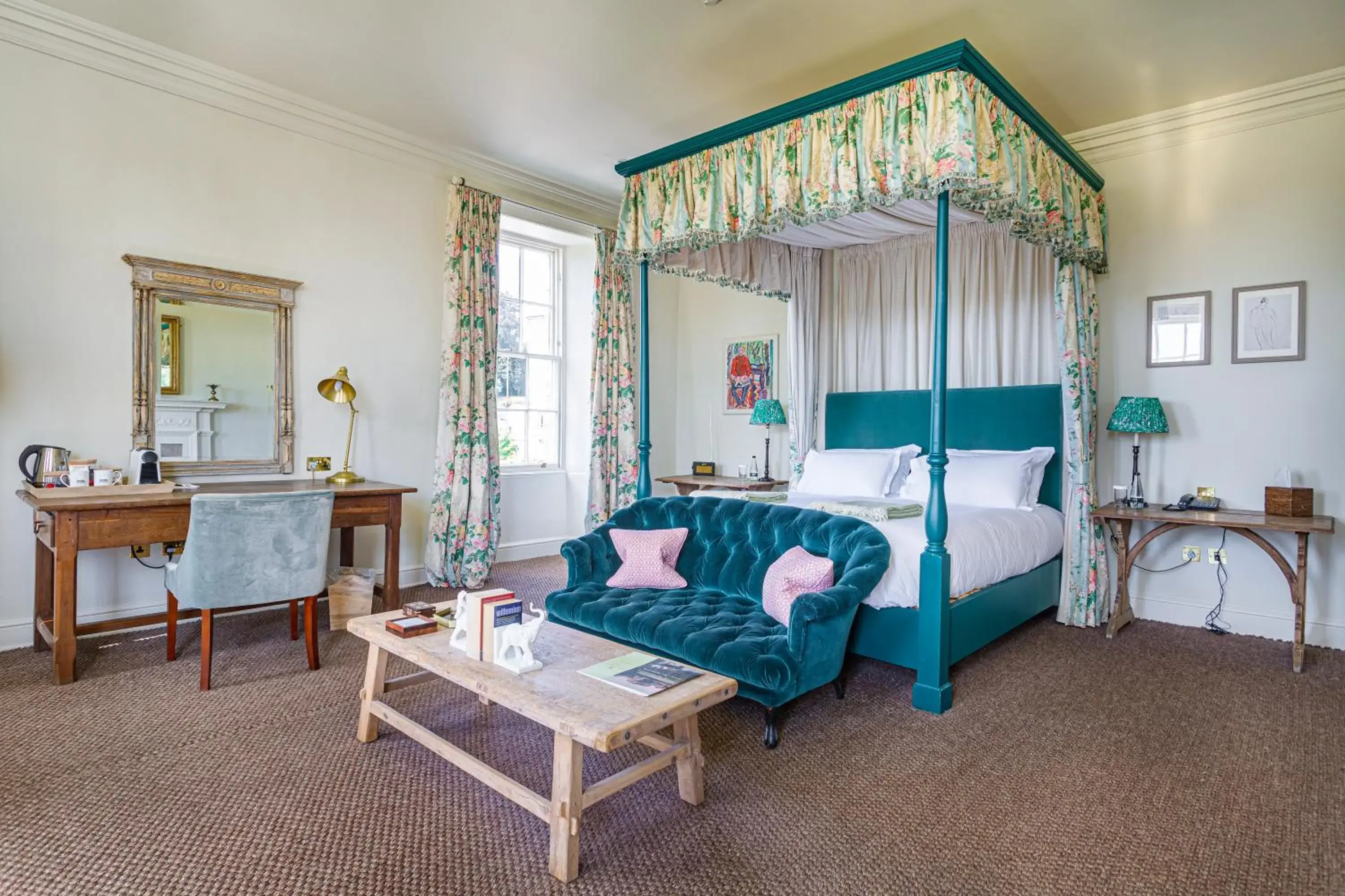 Deluxe King Room in The Talbot, Malton, North Yorkshire - The Coaching Inn Group Deluxe King Room in The Talbot, Malton, North Yorkshire - The Coaching Inn Group