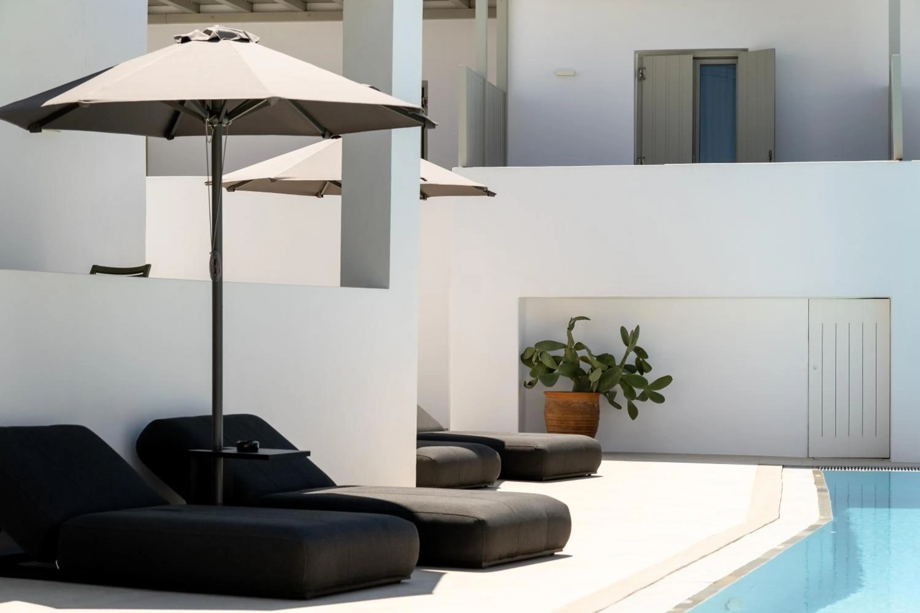 Property building in Anemomylos Residence