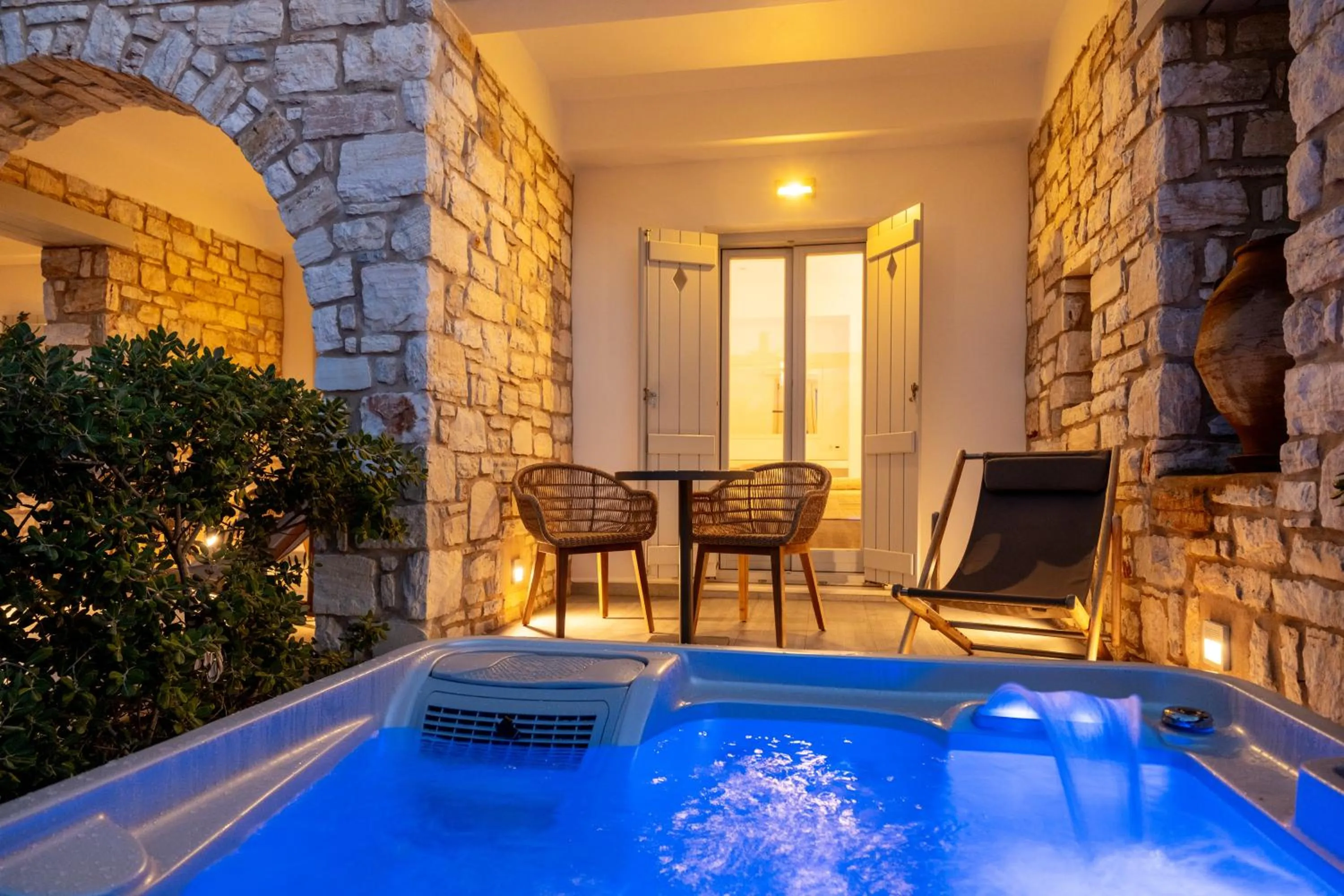 Hot Tub in Anemomylos Residence