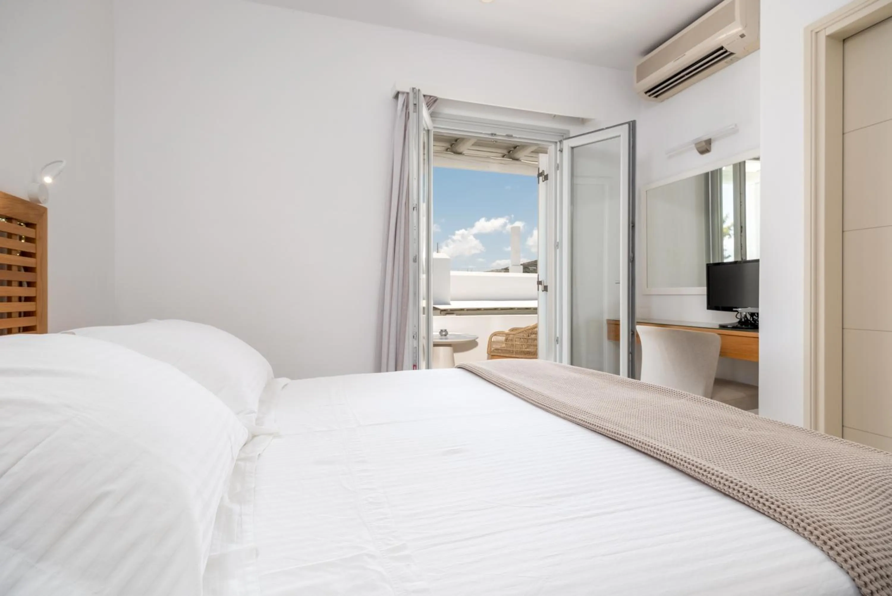 Bed in Anemomylos Residence