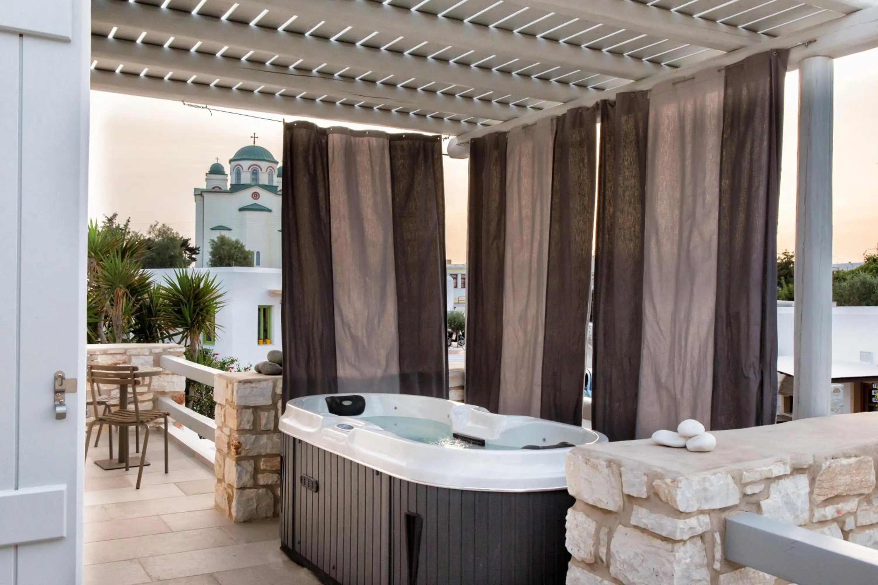 Hot Tub in Anemomylos Residence