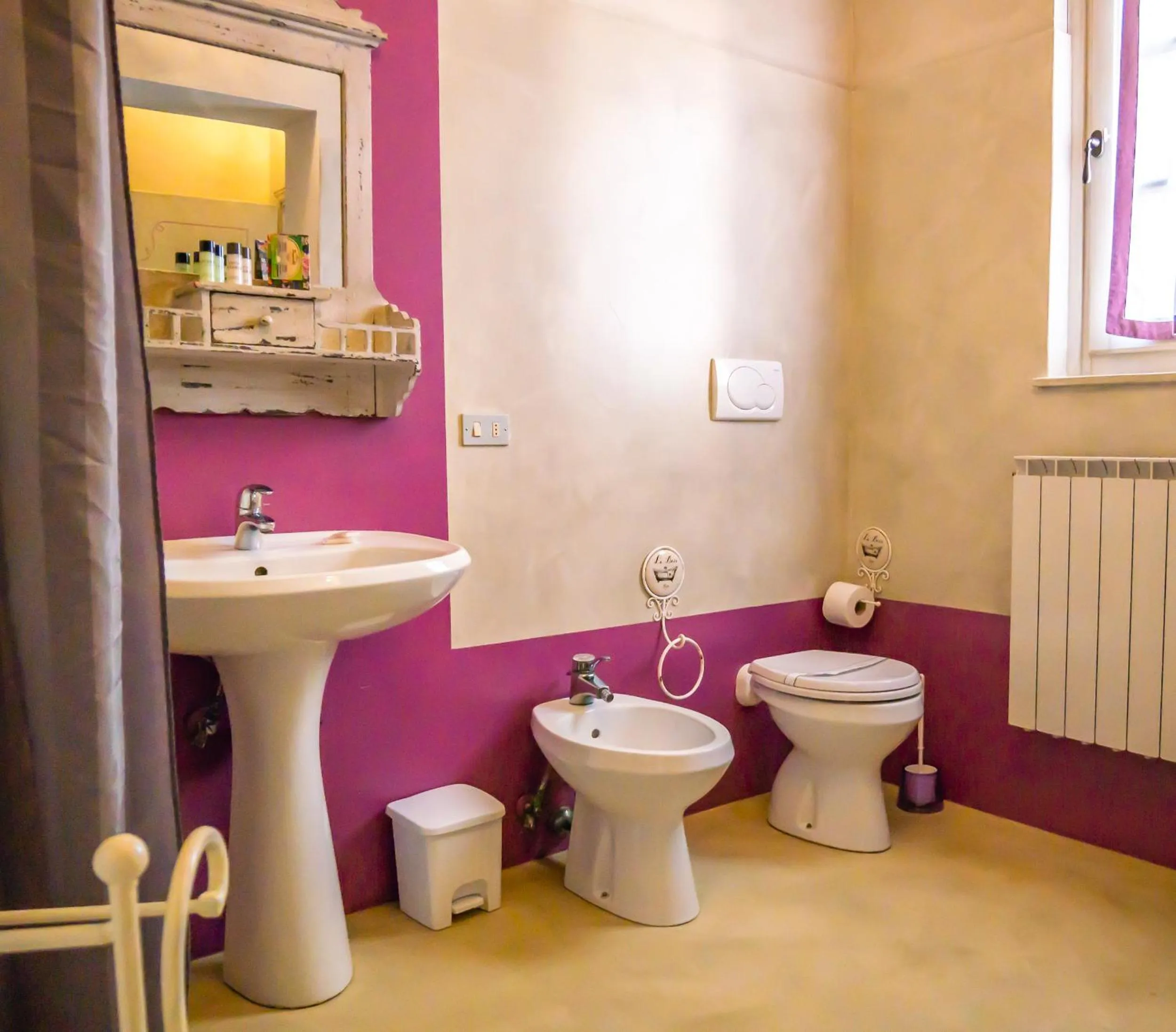 Bathroom in Borgo Di Collelungo