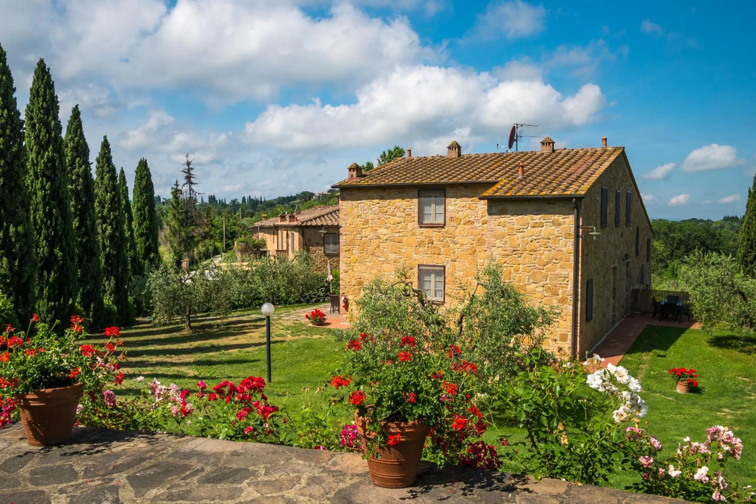 Property building in Borgo Di Collelungo