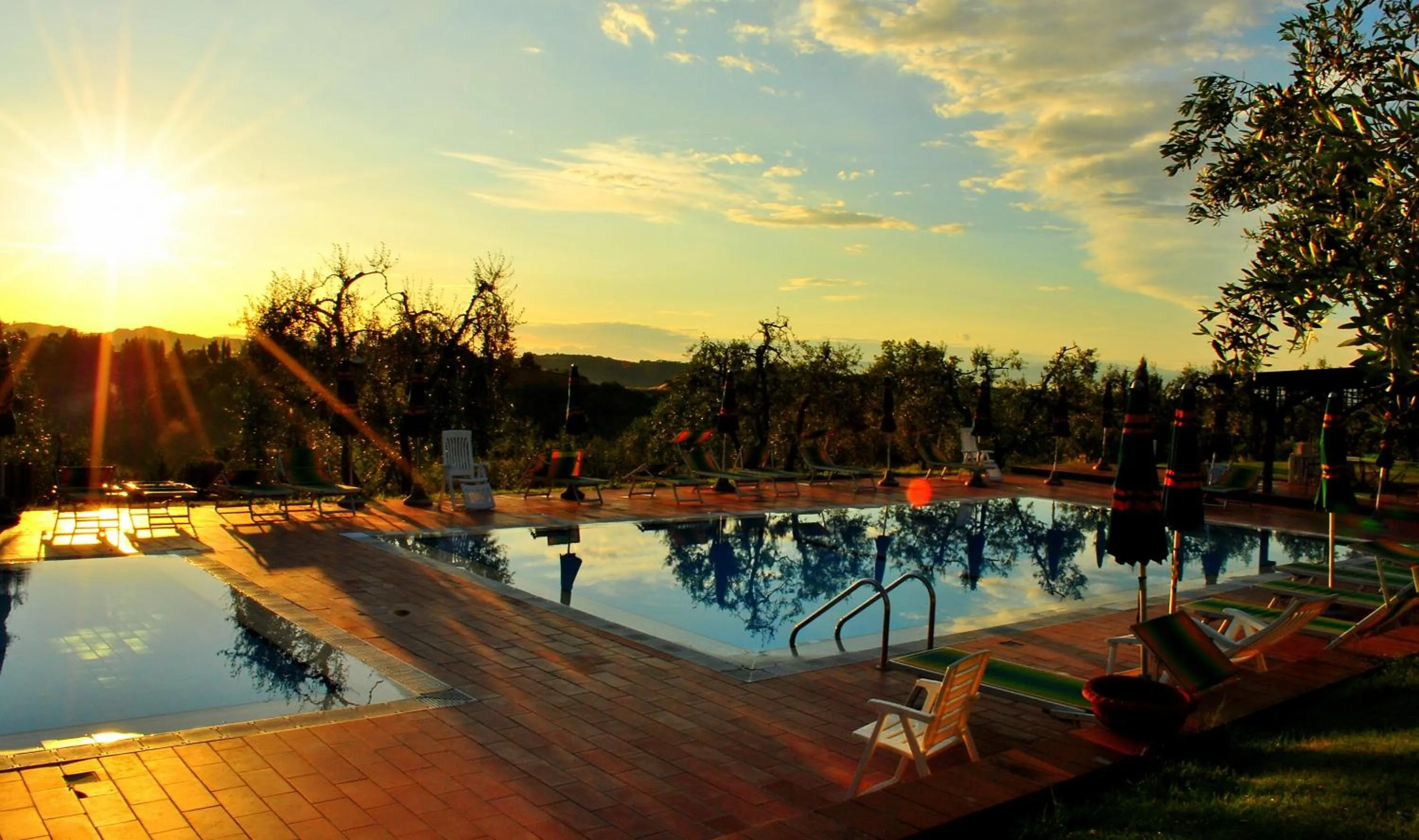 Swimming pool in Borgo Di Collelungo