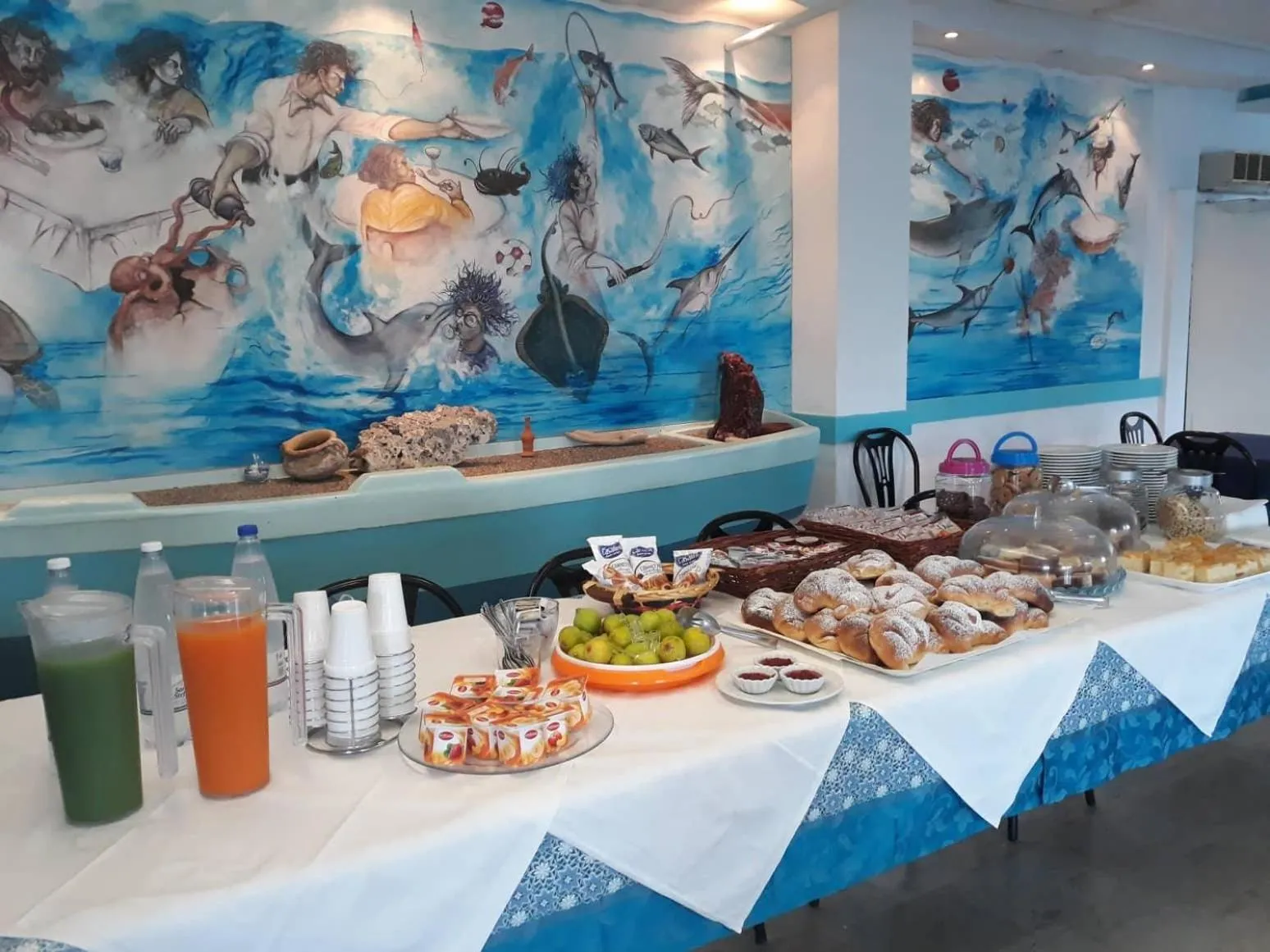 Breakfast in Hotel La Carruba