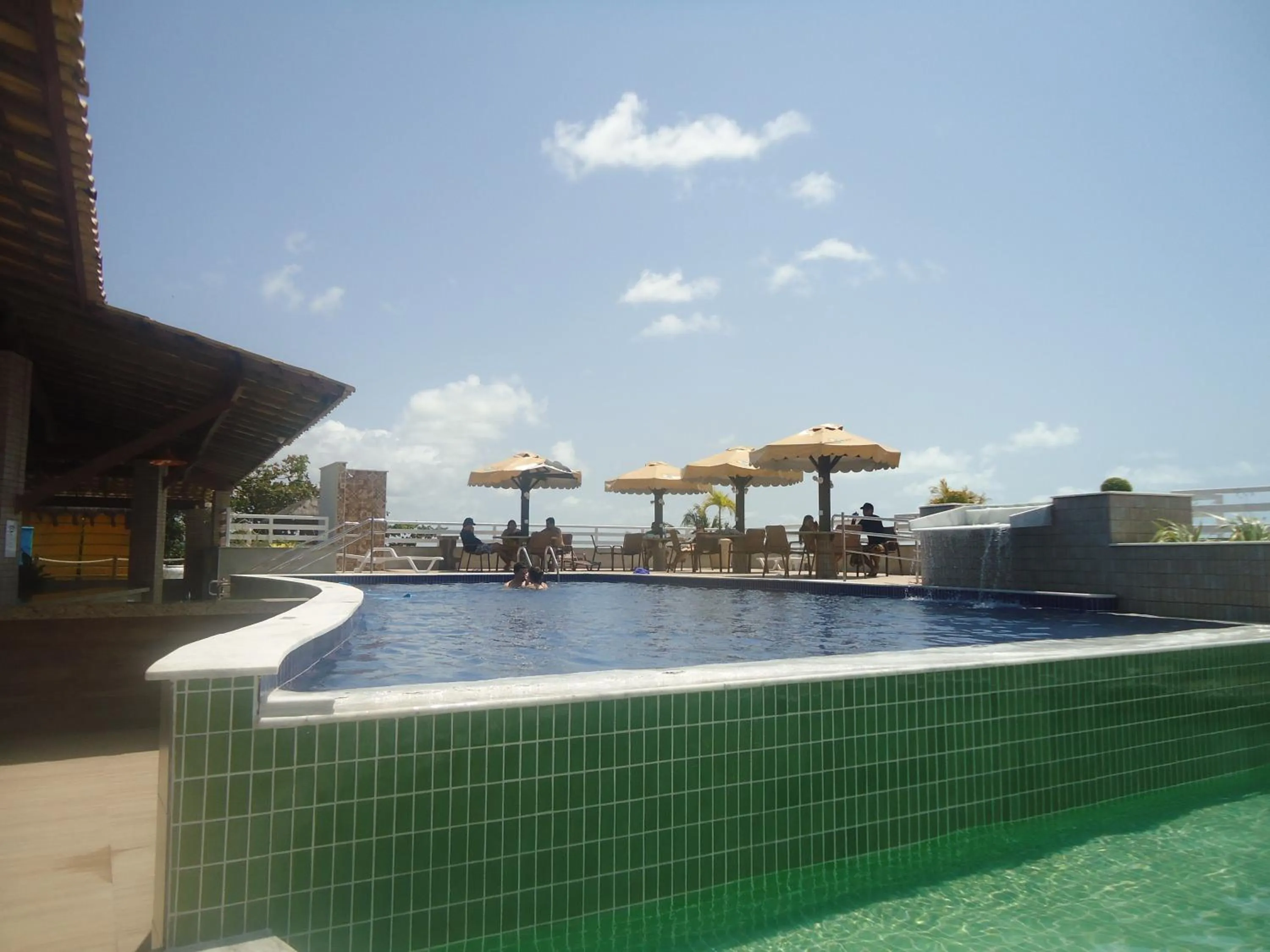 Swimming pool in Flat Pipa's Bay 221