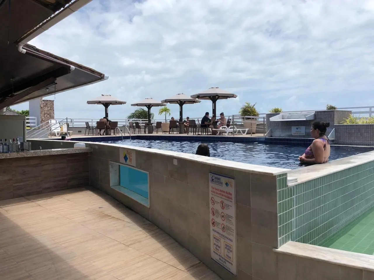 Swimming pool in Flat Pipa's Bay 221