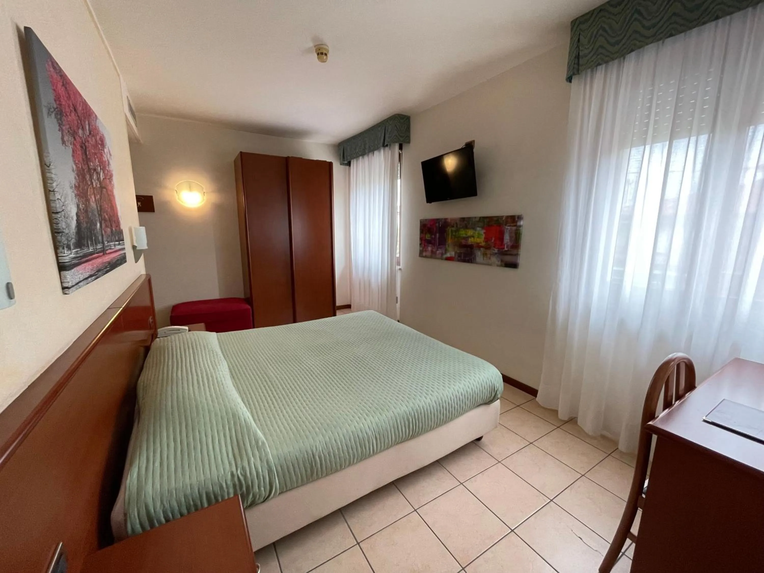 Bed in Hotel Virginia