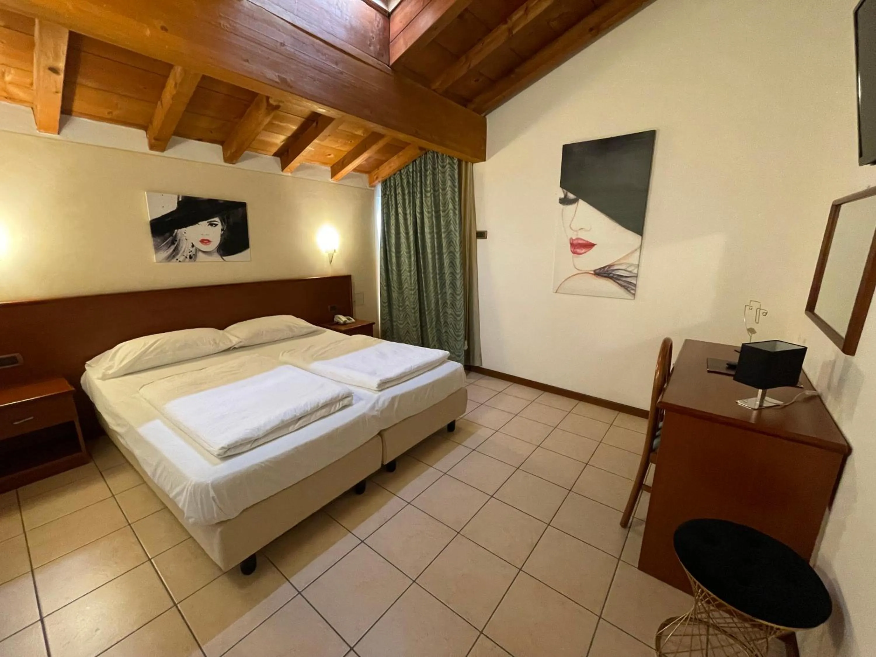 Bed in Hotel Virginia