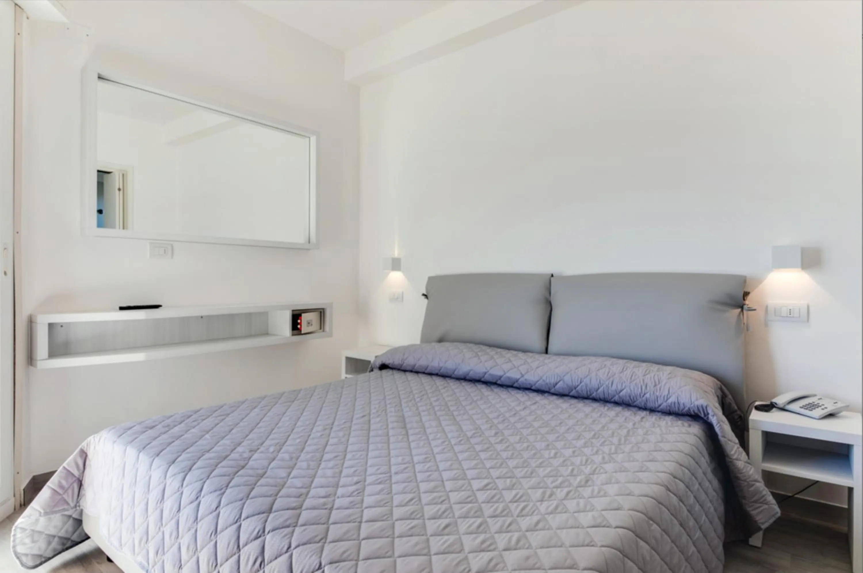 Bedroom, Bed in MARITTIMO Riccione - Hotel Clipper FRONTE MARE