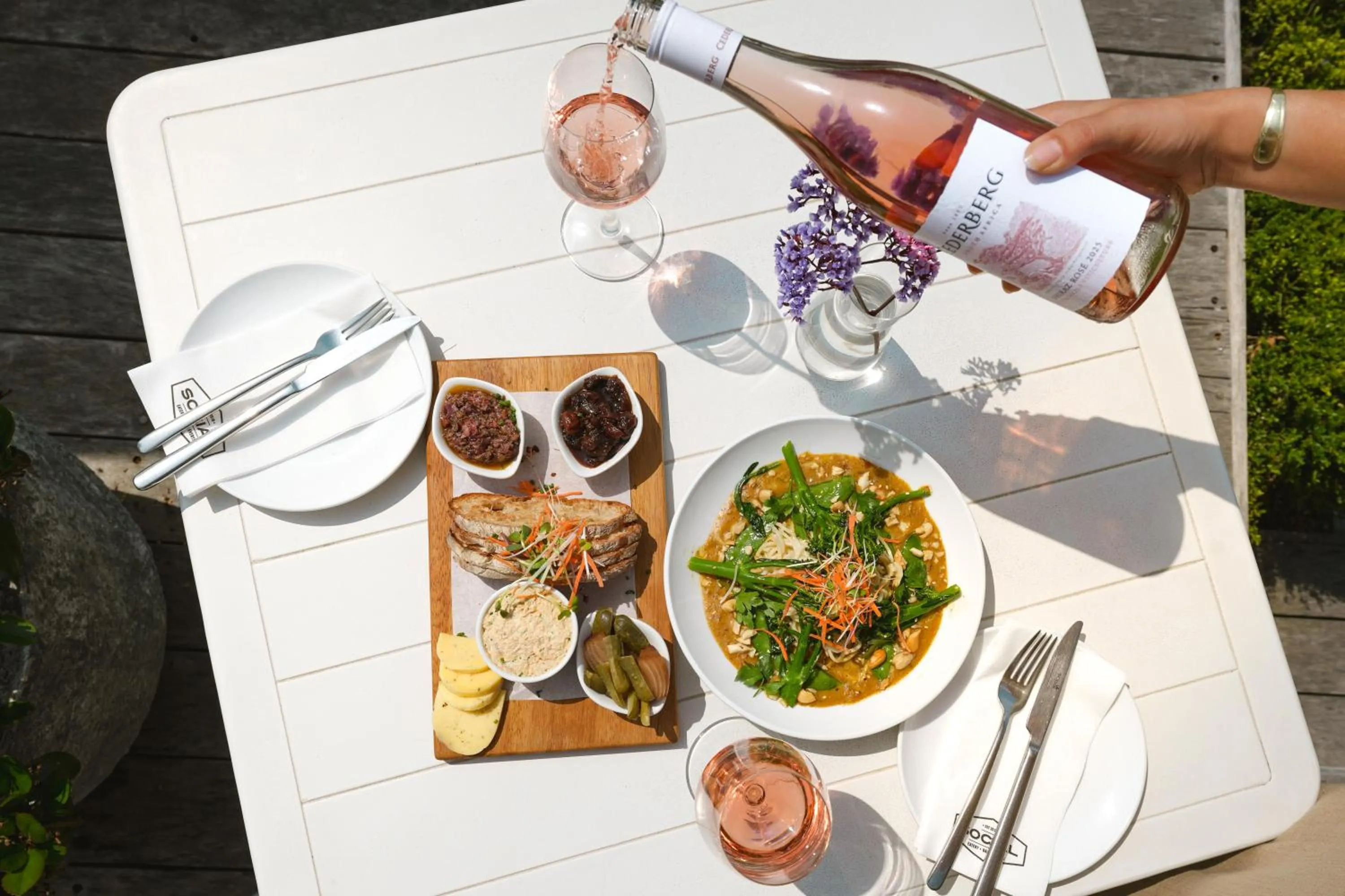 Restaurant/places to eat in Knysna Hollow Country Estate