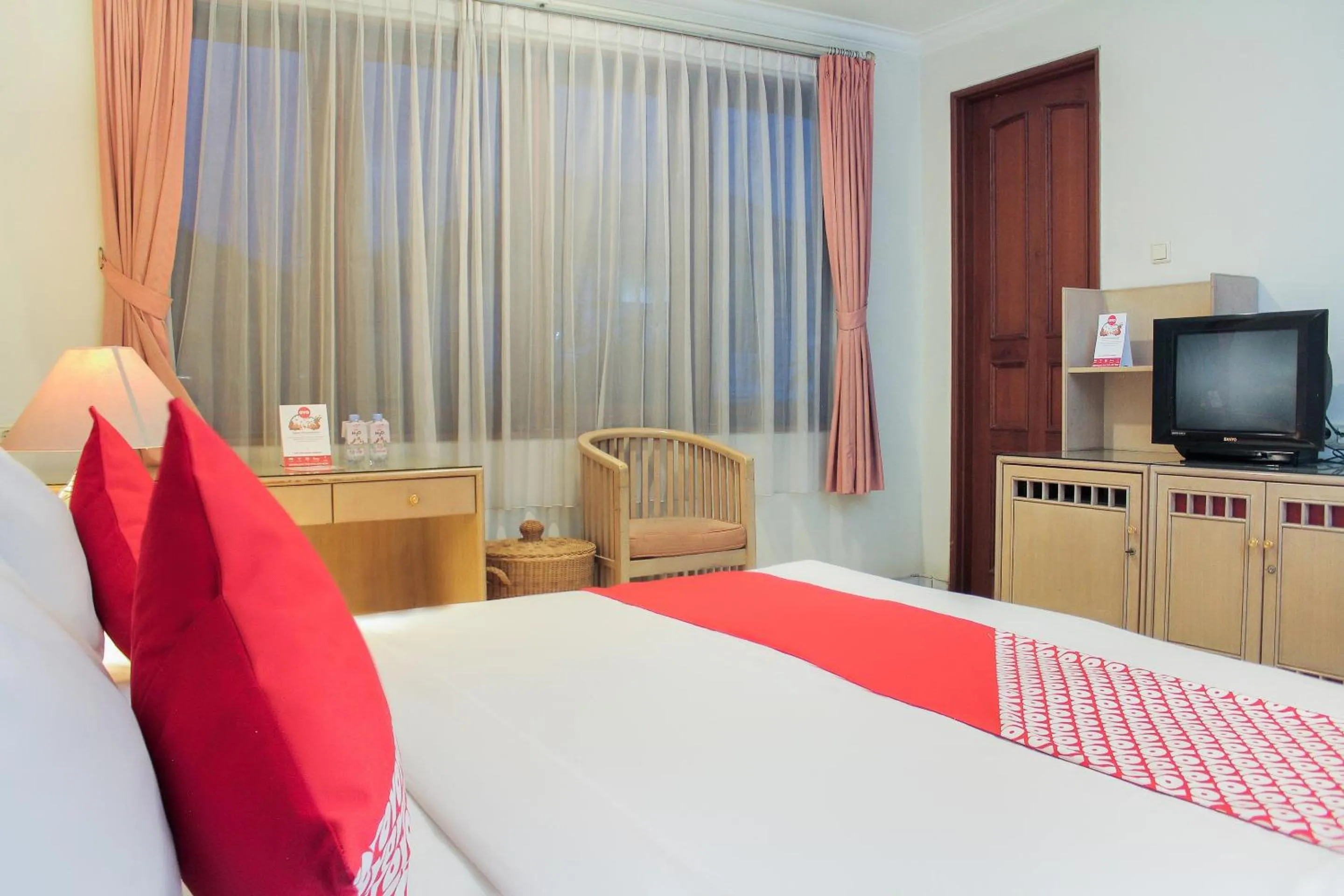 Bedroom, Bed in Hotel O Puri Lotus