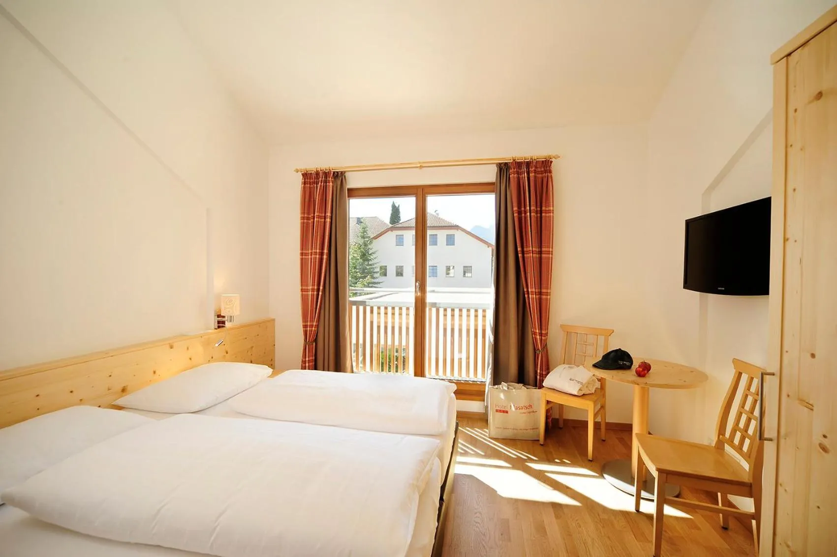 Photo of the whole room, Bed in Hotel Masatsch