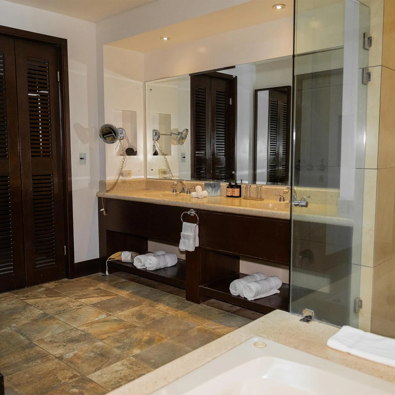 Shower in CC Beach Front Papagayo All Inclusive